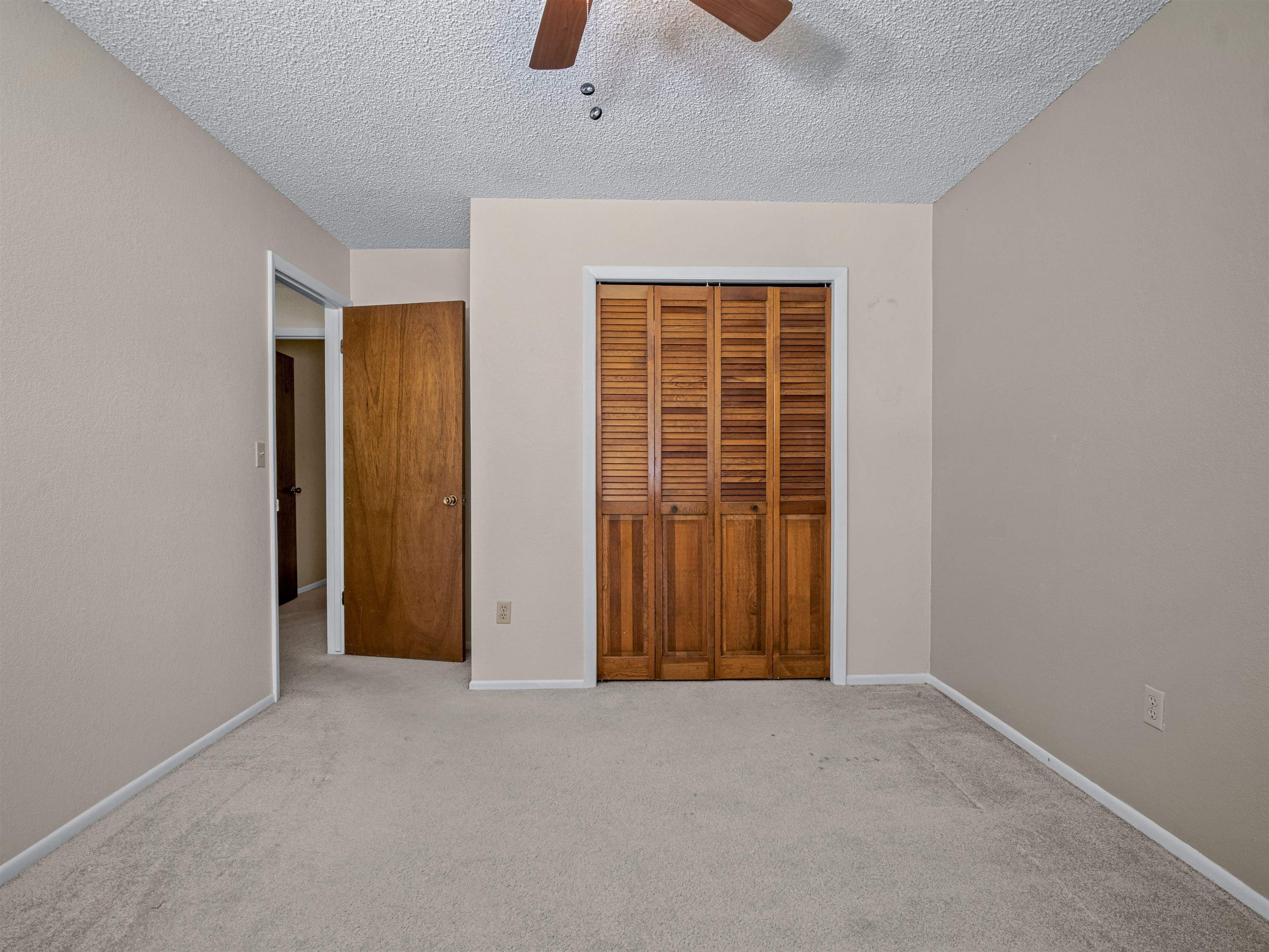 629 1/2 Hudsons Bay Drive Property Photo 25