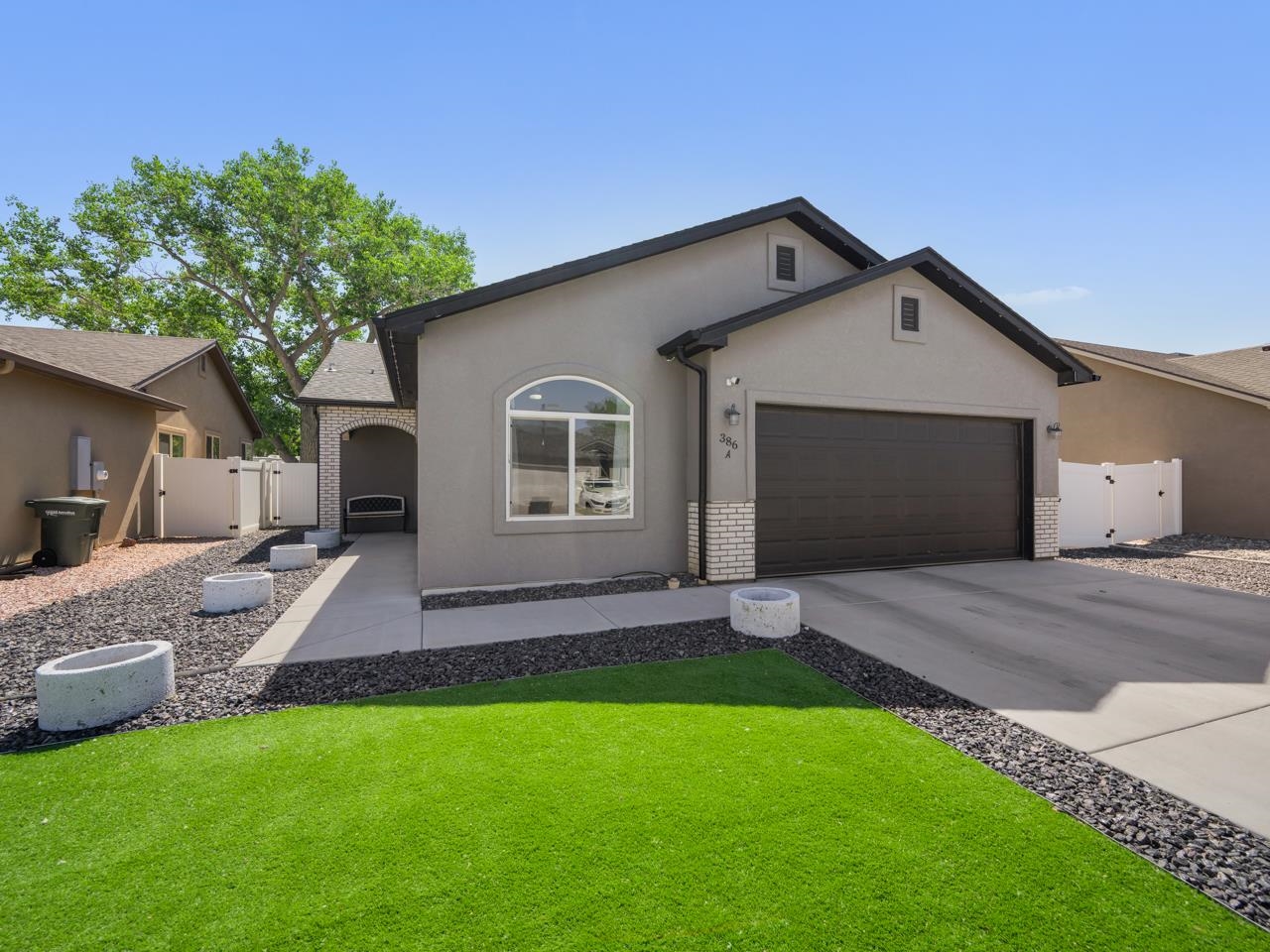 386 Sage Way Property Photo 1