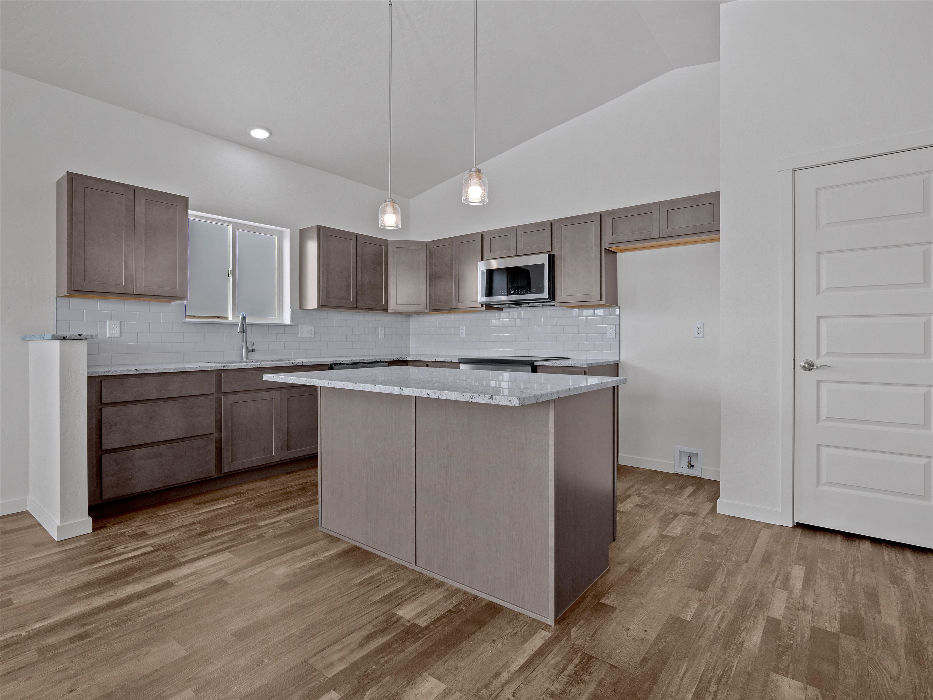 2144 Brookfield Drive Property Photo 4