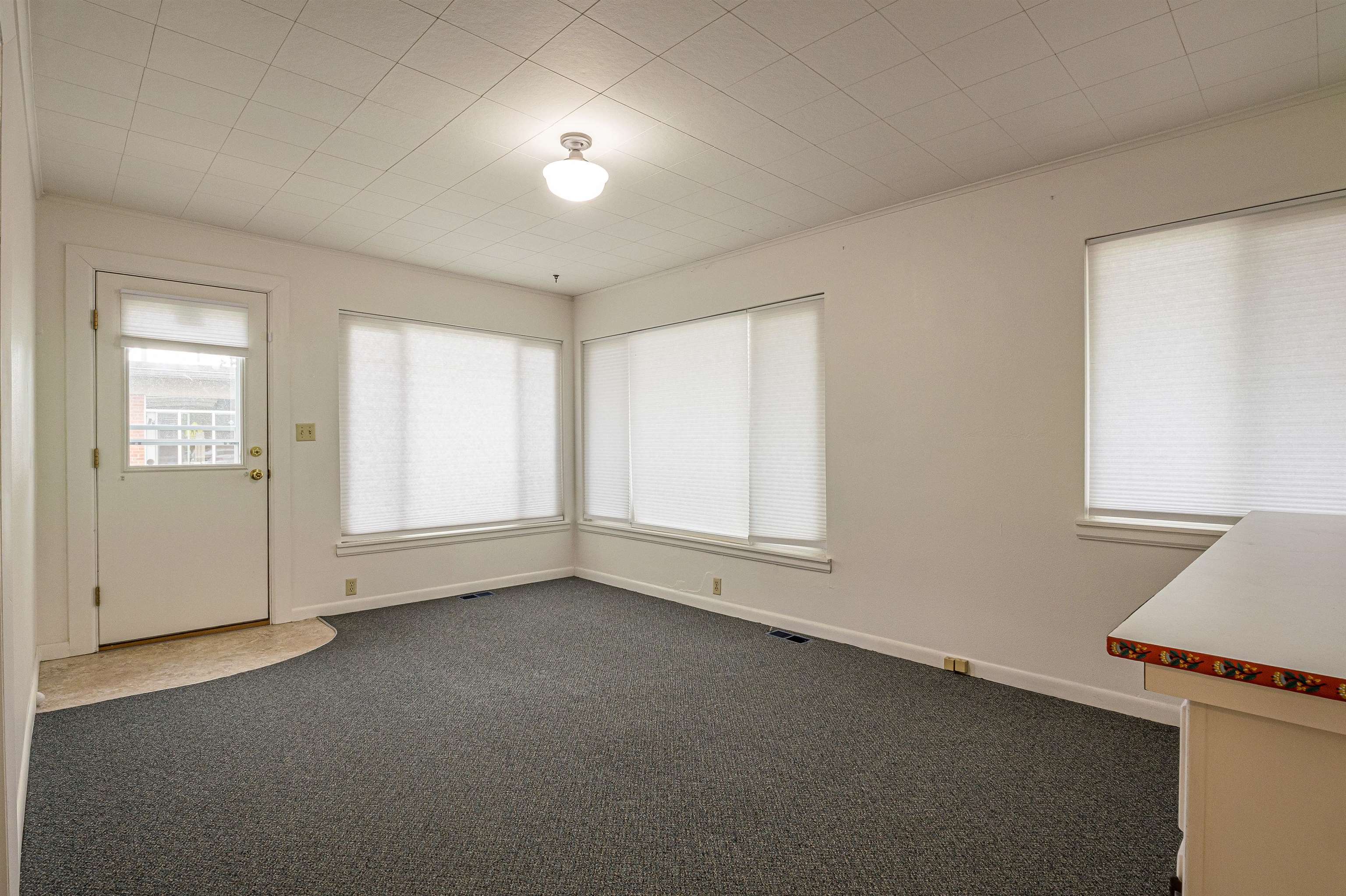 618 Walnut Avenue Property Photo 9