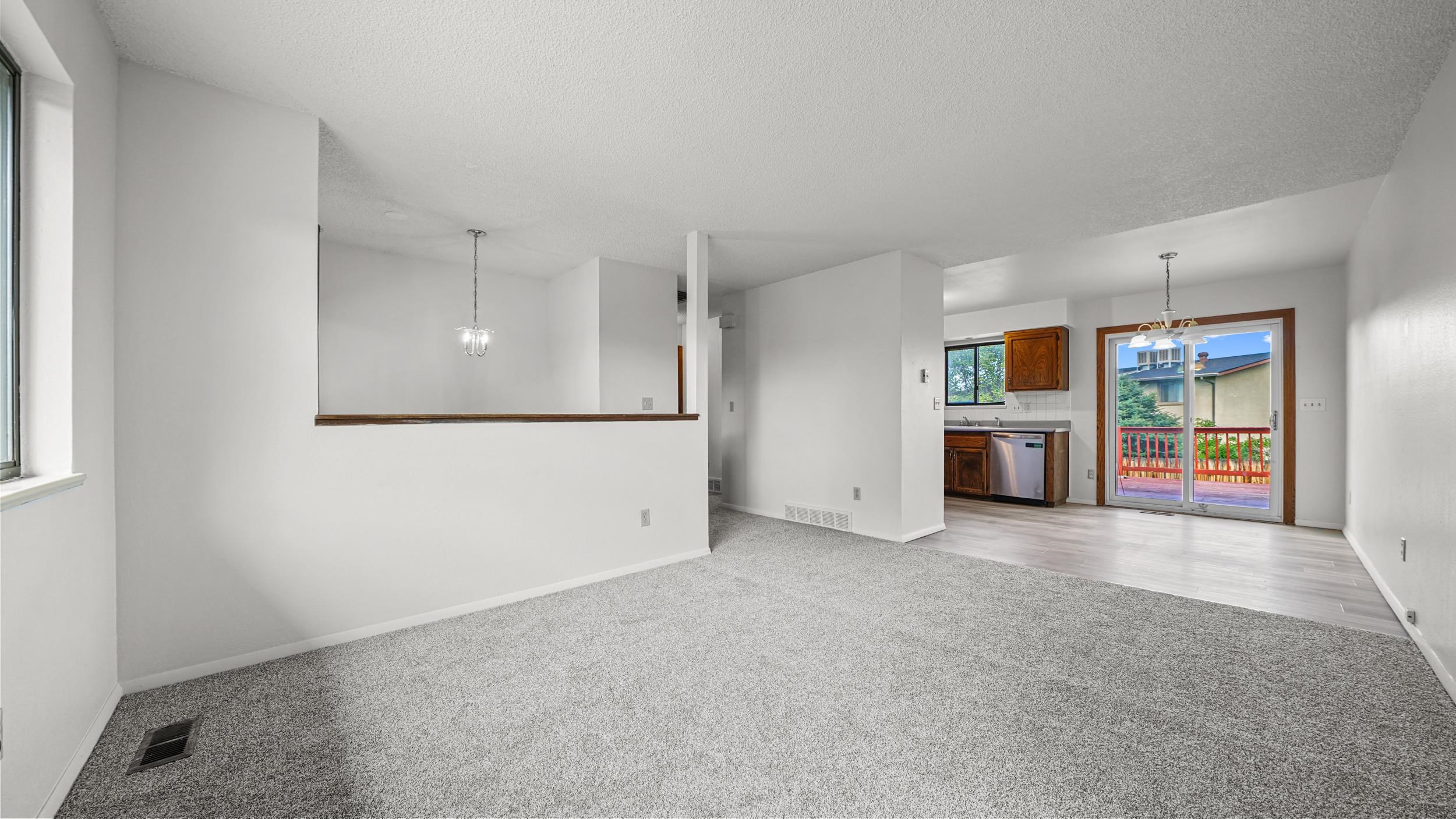 2231 N 17th Circle Property Photo 4