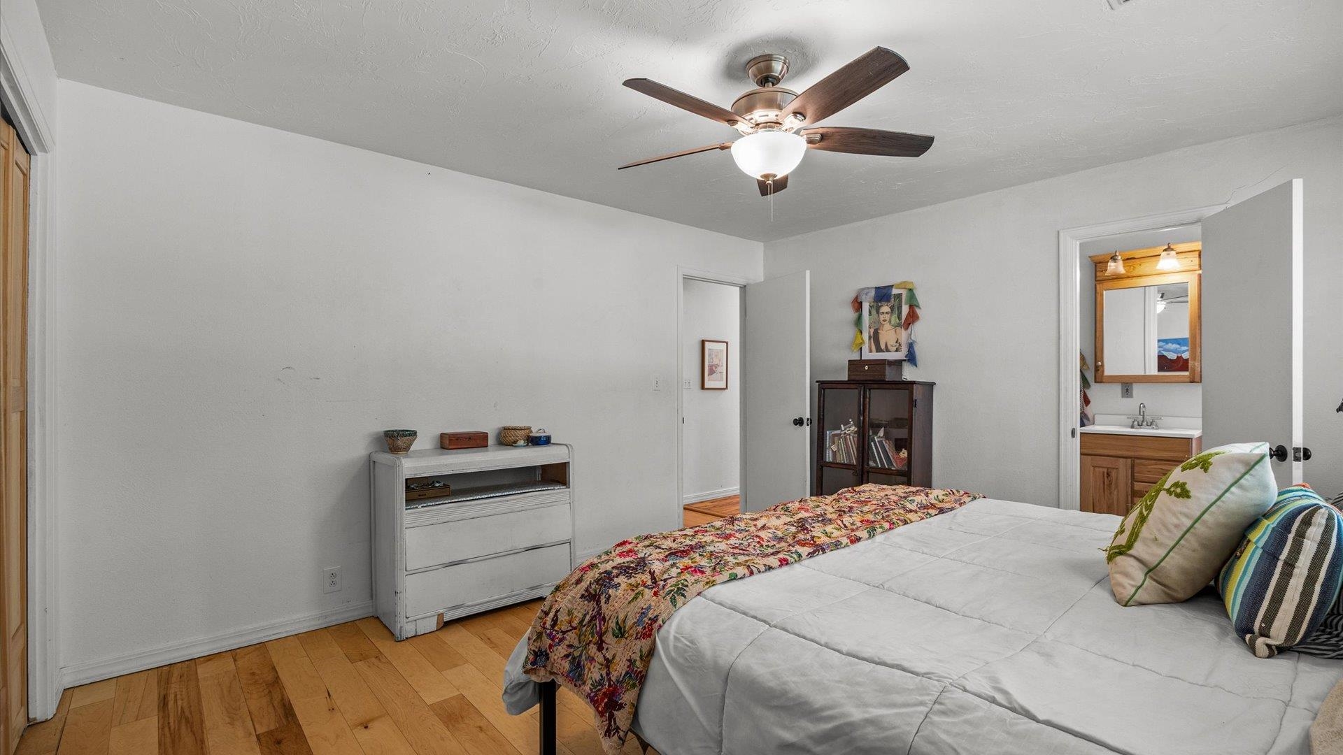 696 Cloverdale Drive Property Photo 16