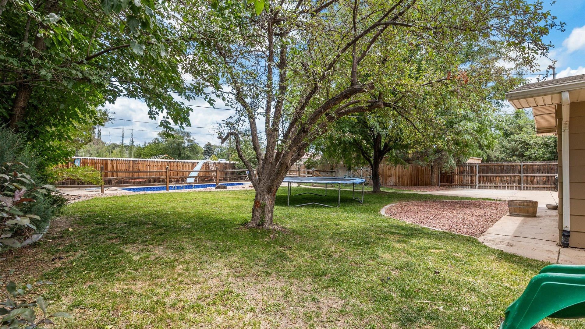 696 Cloverdale Drive Property Photo 31