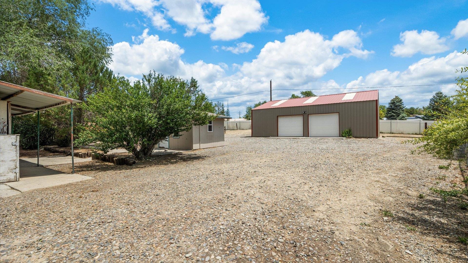 696 Cloverdale Drive Property Photo 35
