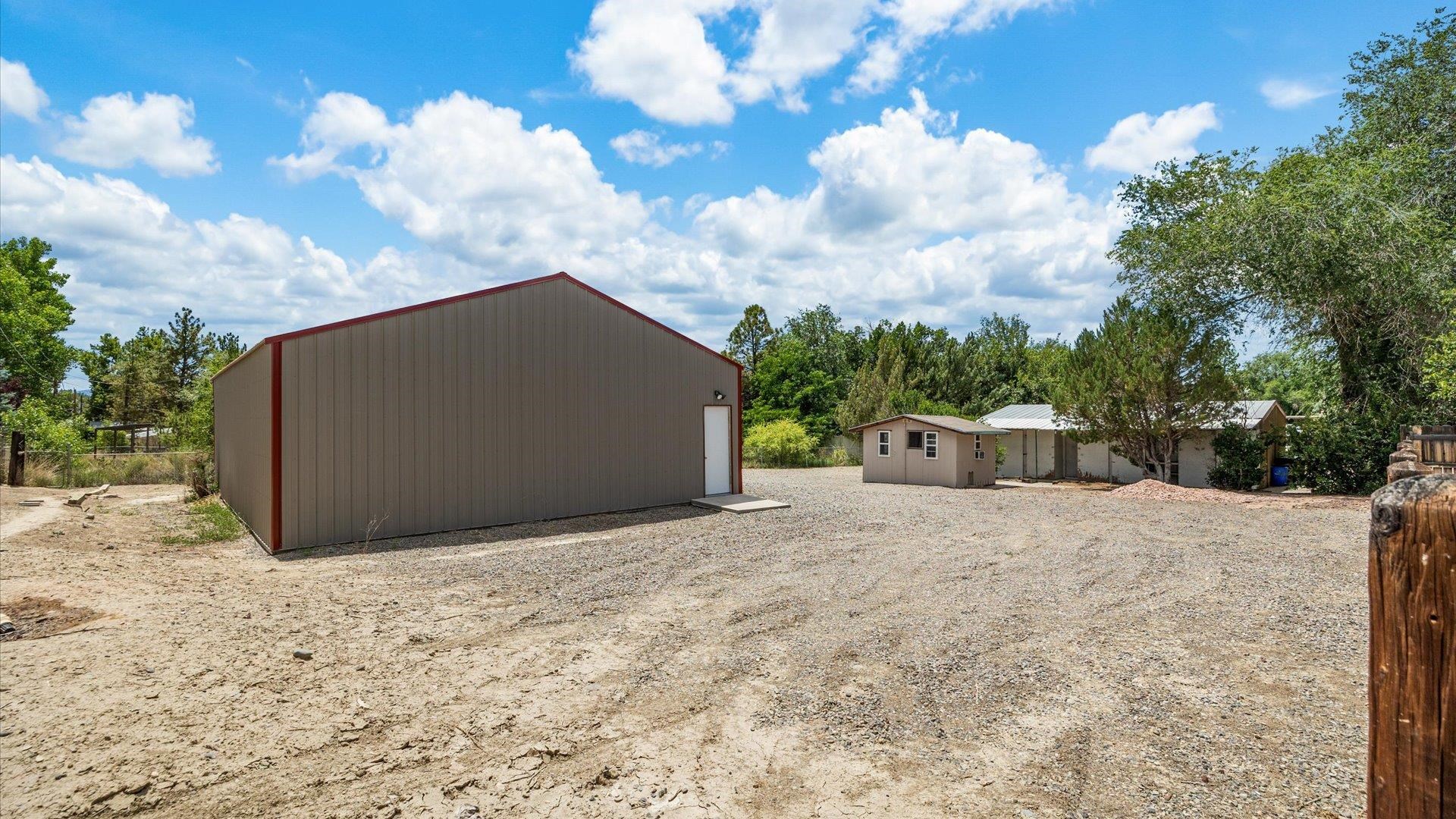 696 Cloverdale Drive Property Photo 37