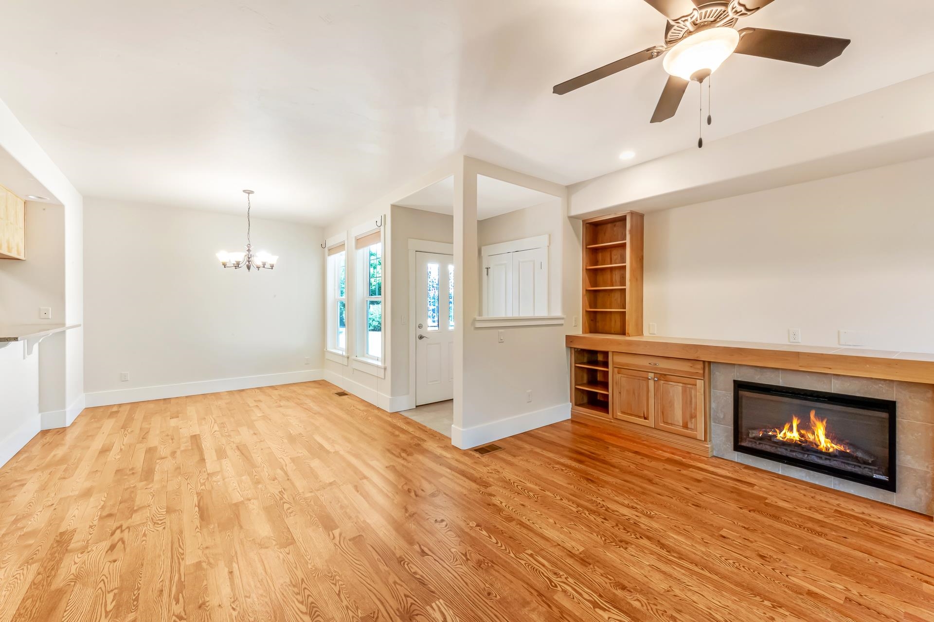 1215 Sunrose Lane Property Photo 4