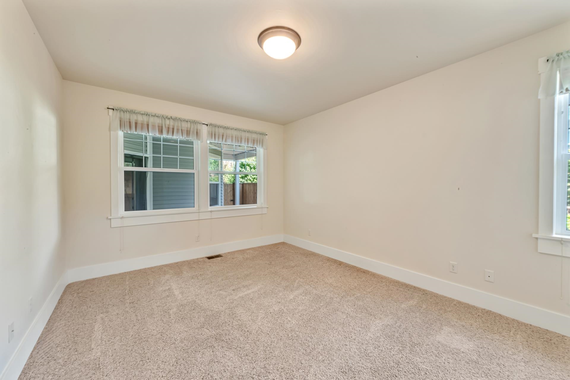 1215 Sunrose Lane Property Photo 9