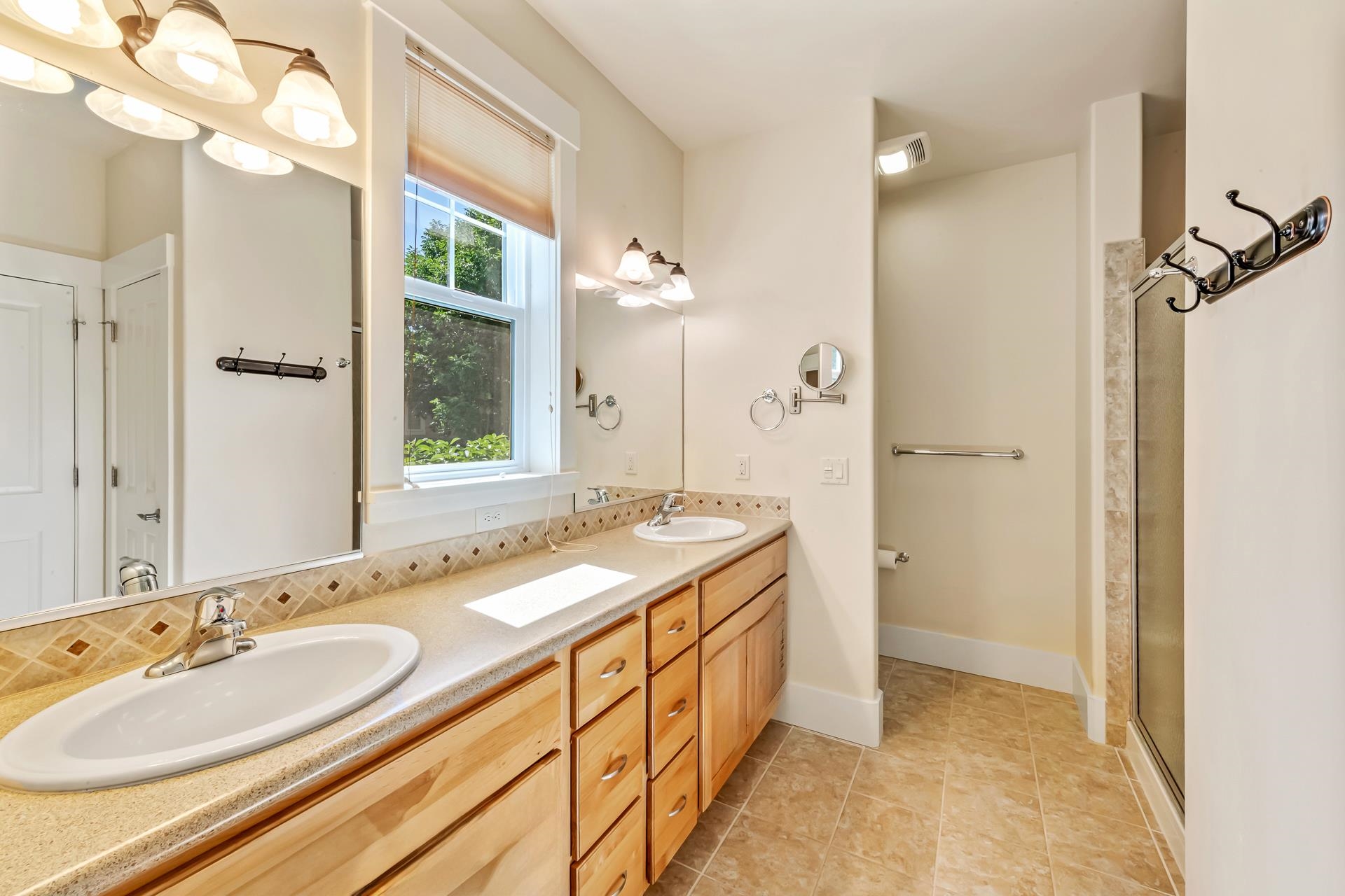 1215 Sunrose Lane Property Photo 10