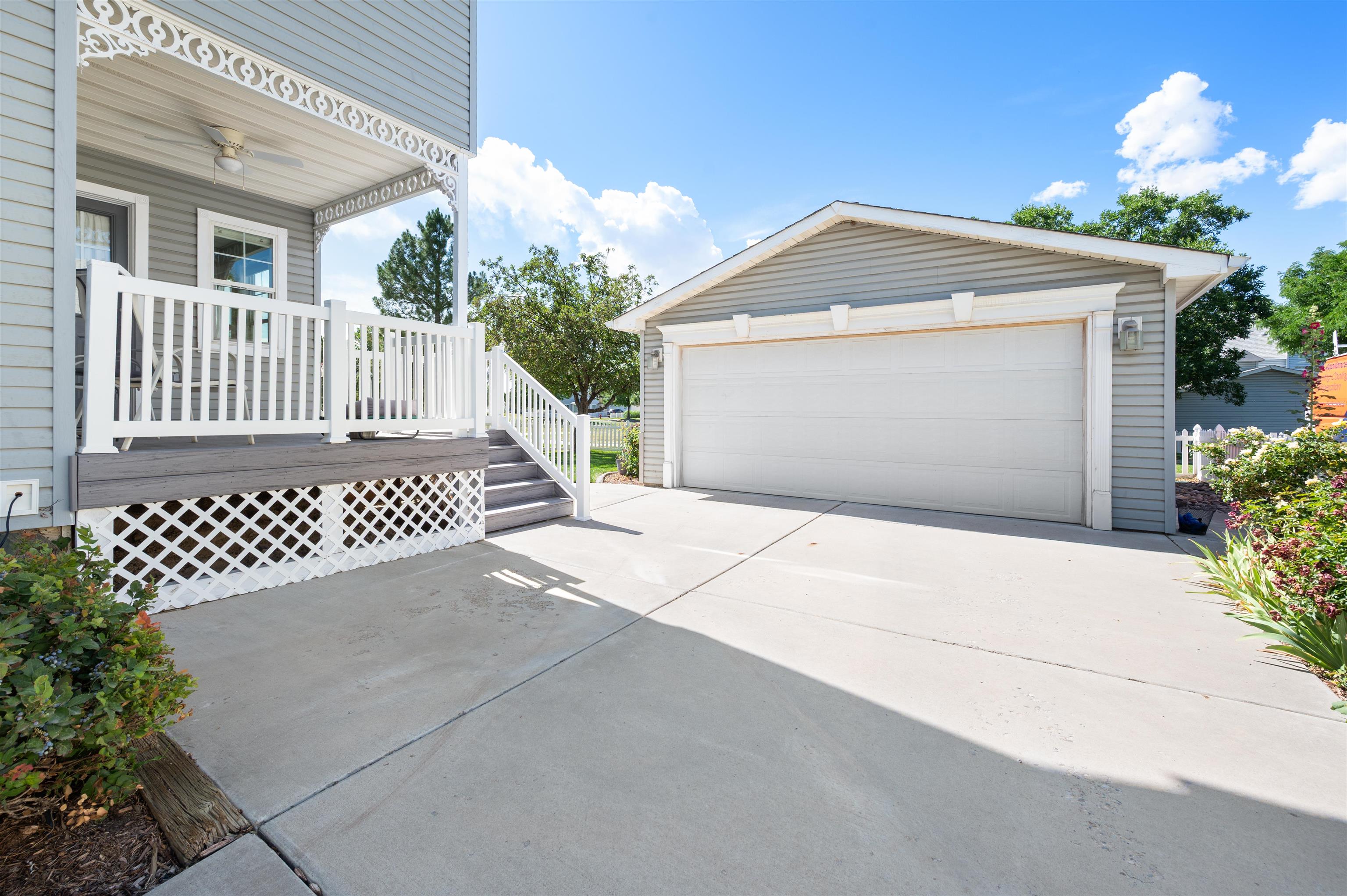 1162 Inverness Way Property Photo 4