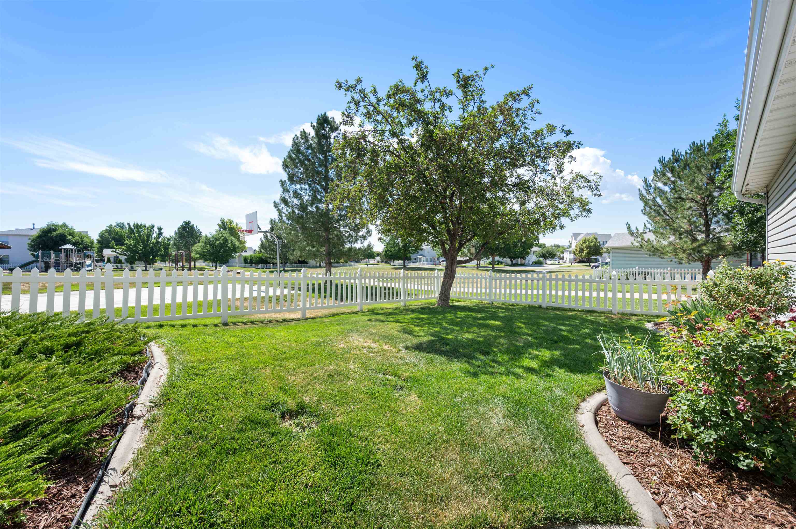 1162 Inverness Way Property Photo 28