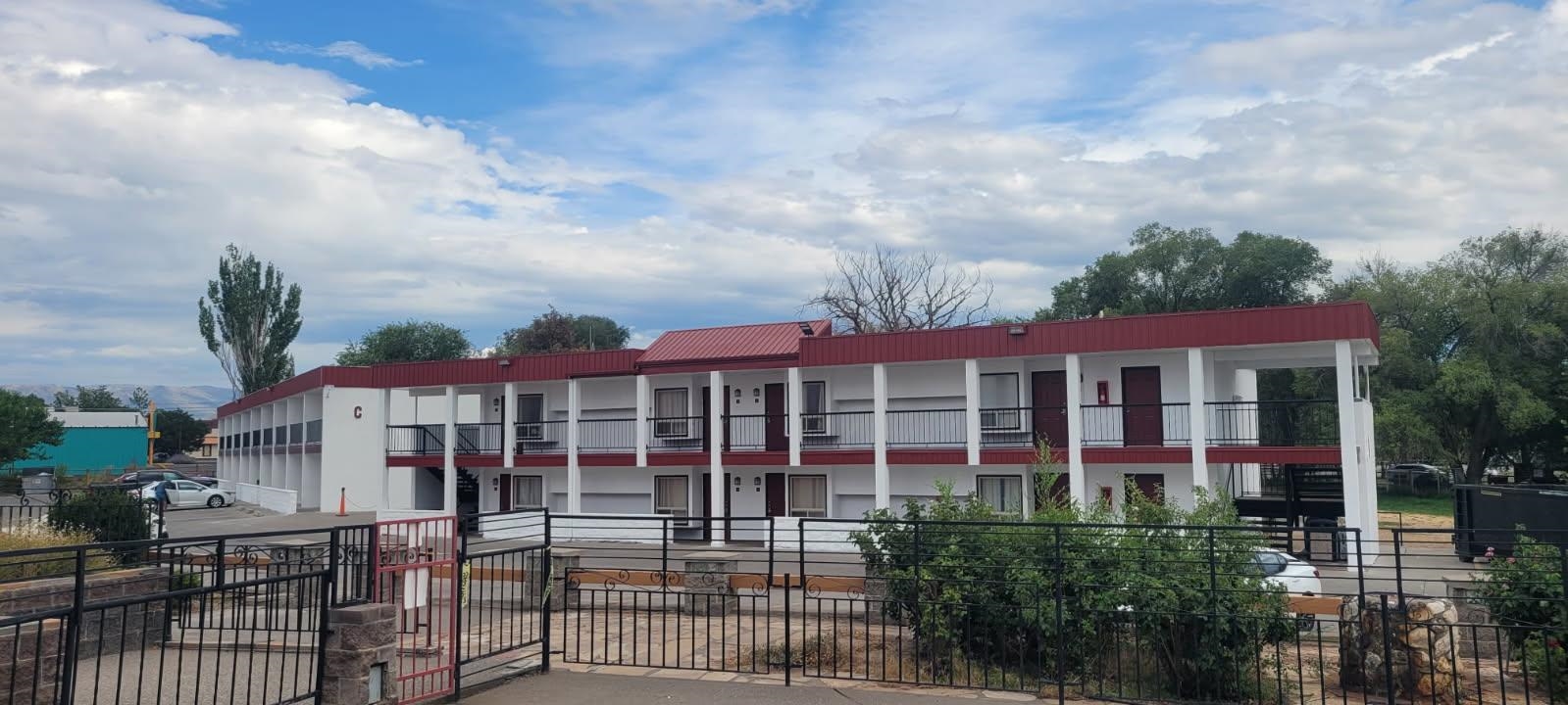 1702 E Main Street Property Photo 1