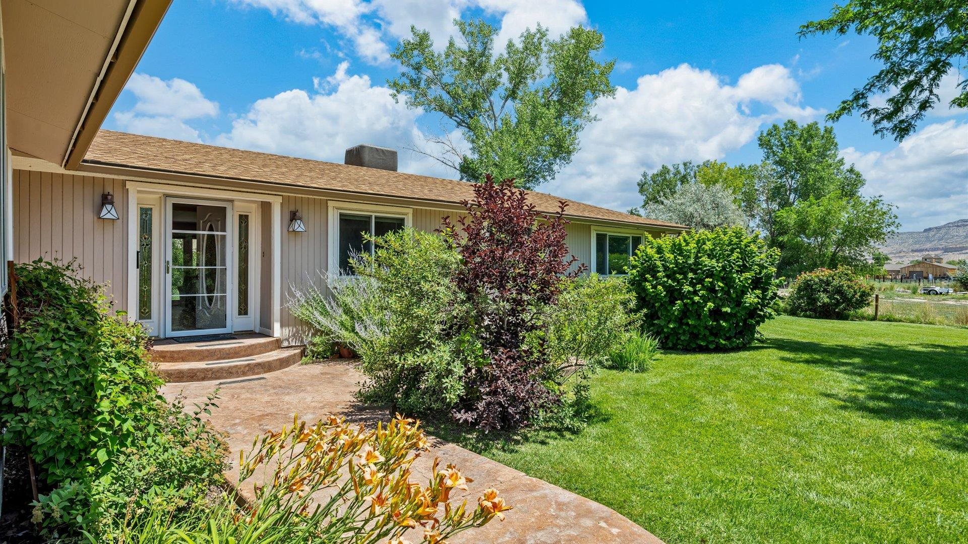 3482 F Road Property Photo 4