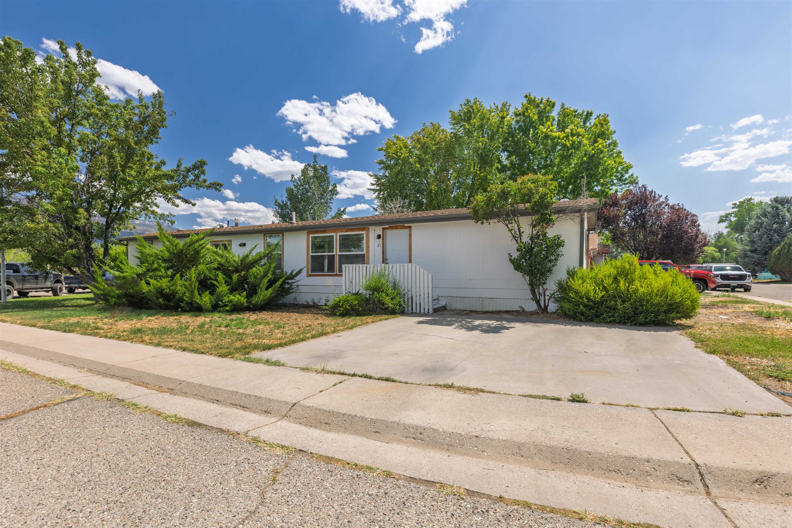 21 St John Circle Property Photo 1