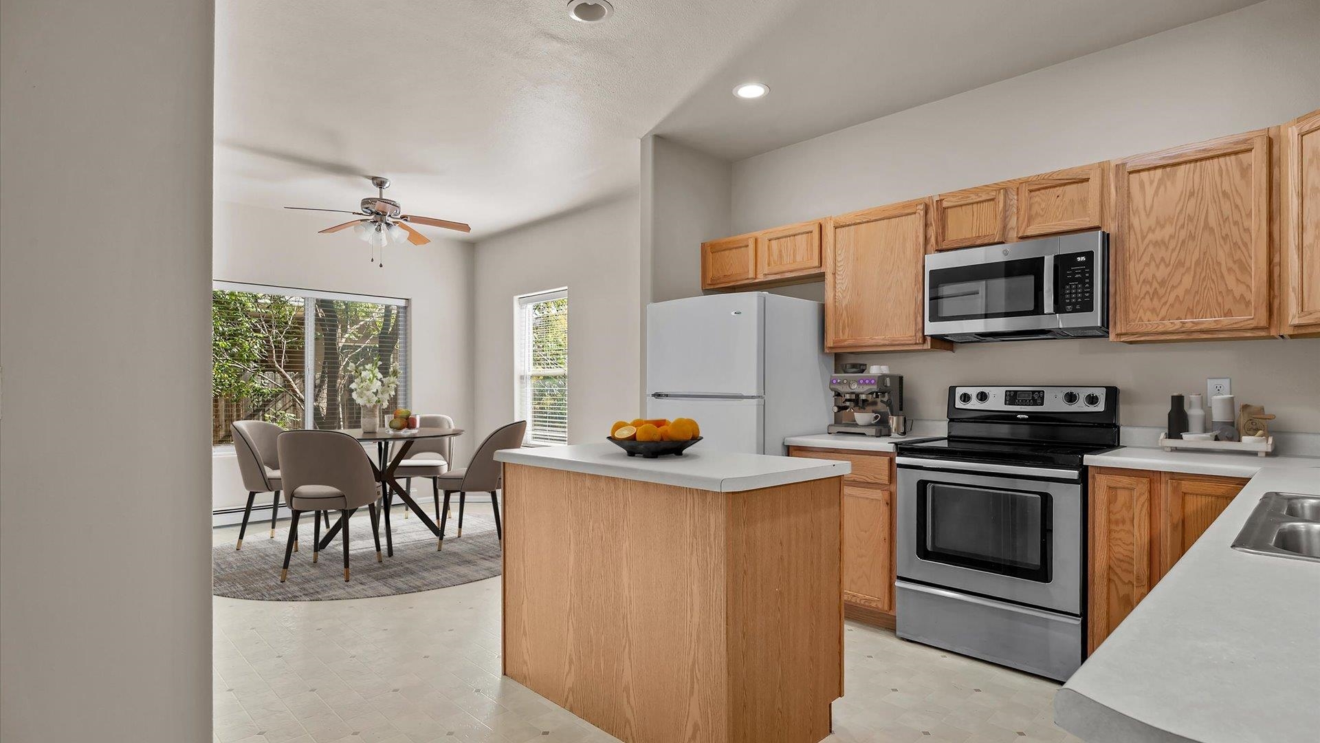 2946 D Road Property Photo 1