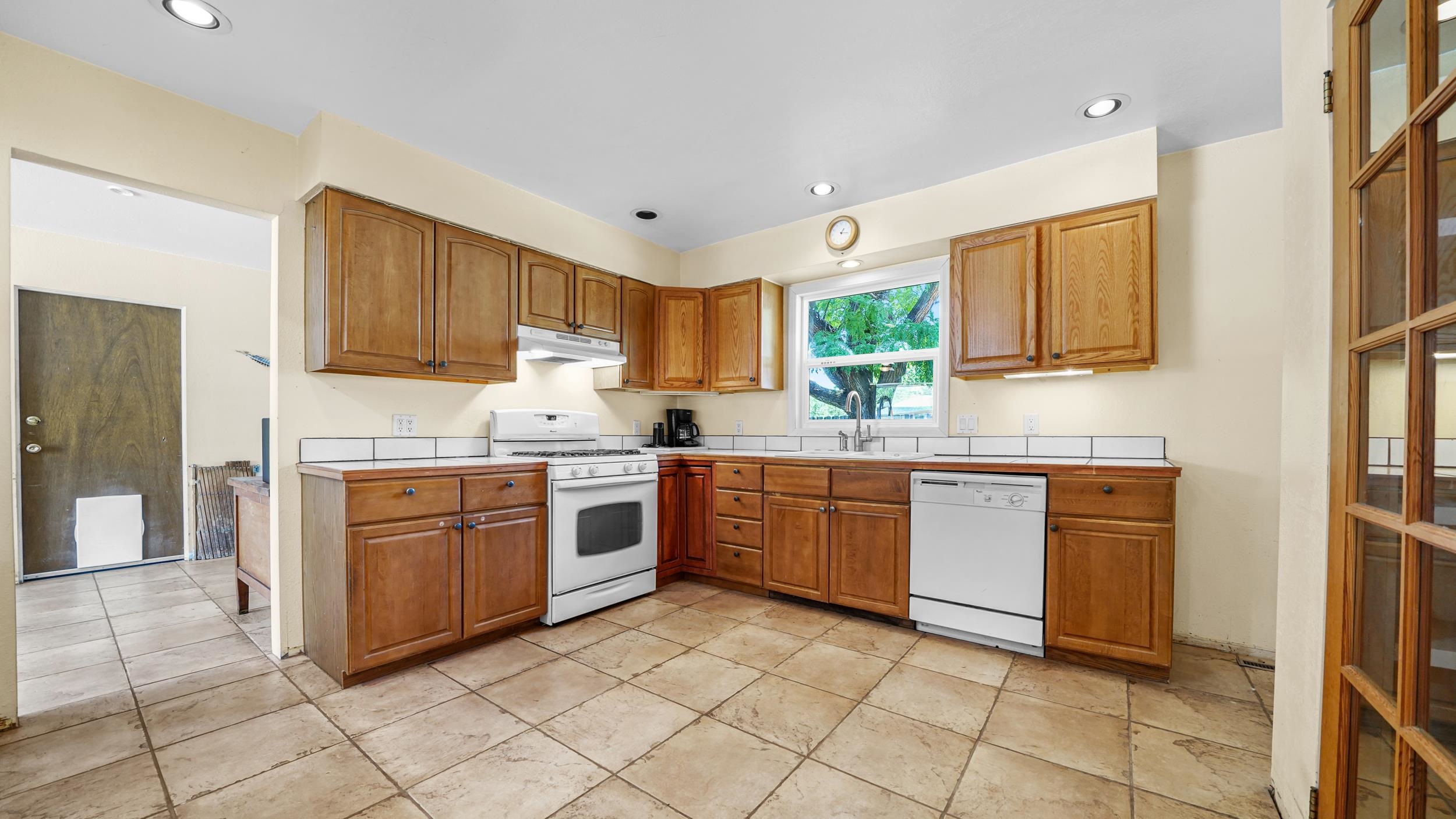 131 Aspinall Drive Property Photo 2