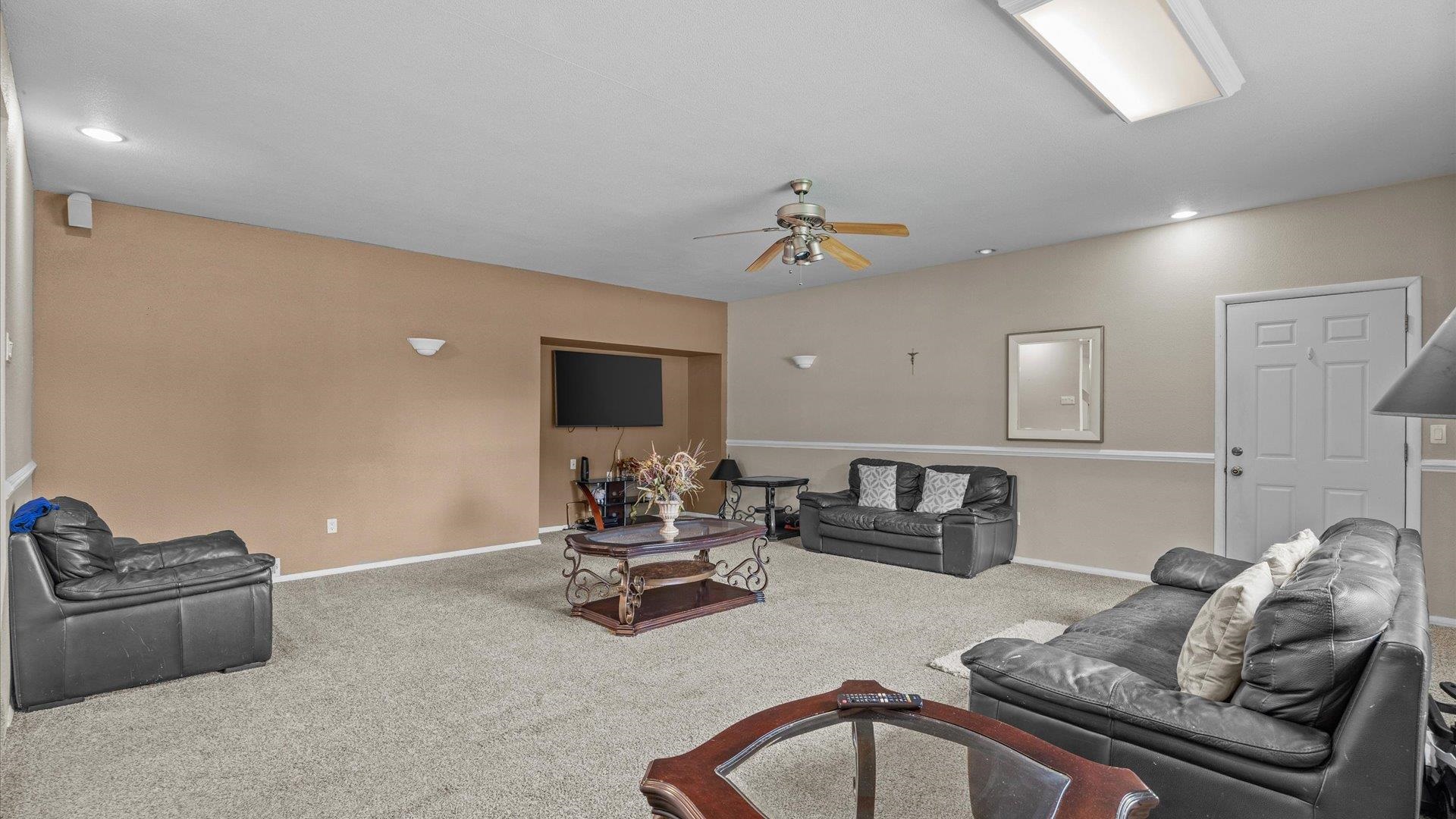 630 Sparn Court Property Photo 7