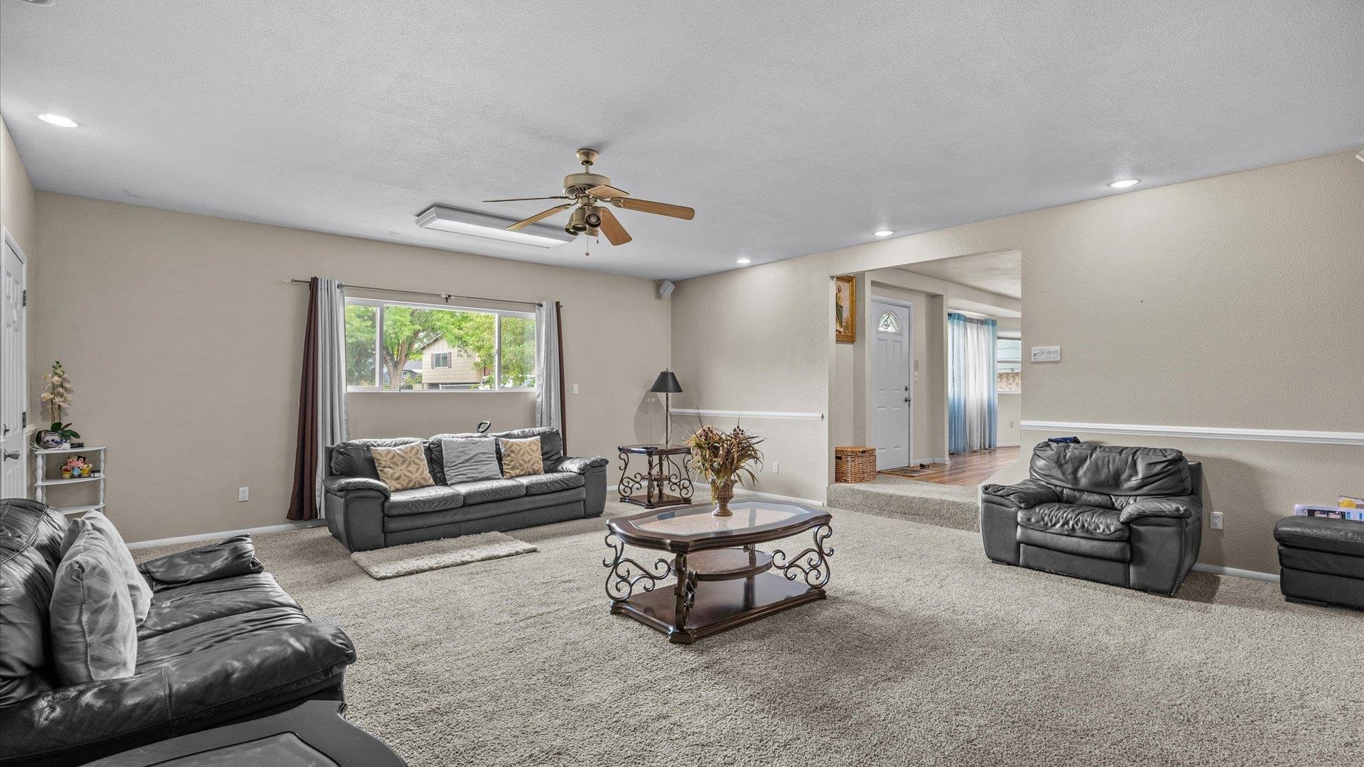 630 Sparn Court Property Photo 8