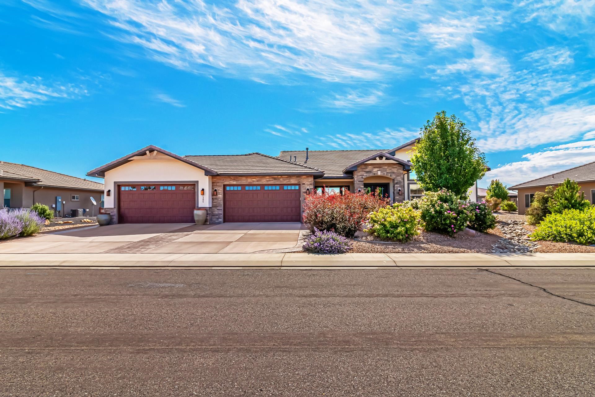 1304 Fairway Drive Property Photo 2