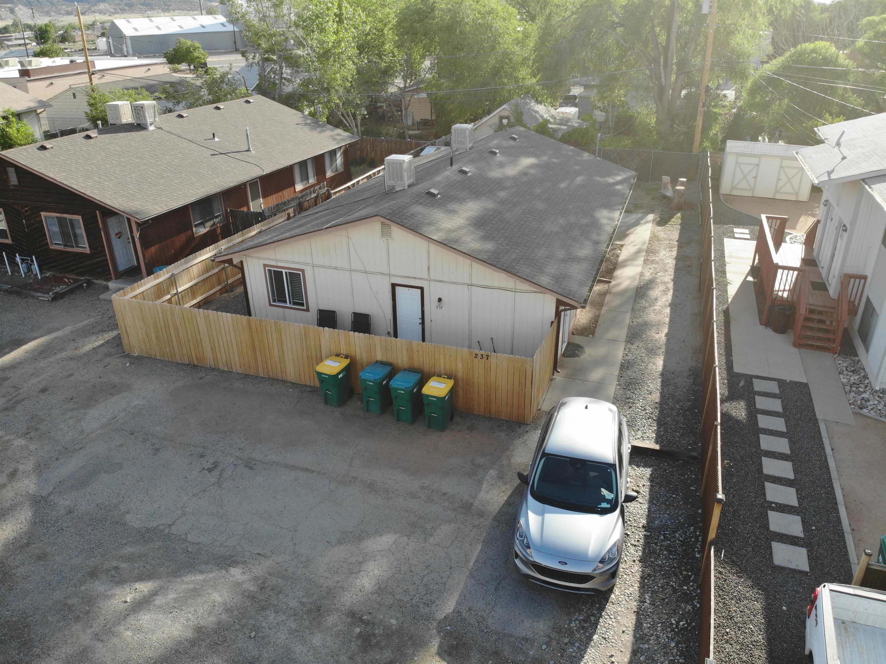 237 S Elm Avenue Property Photo 1