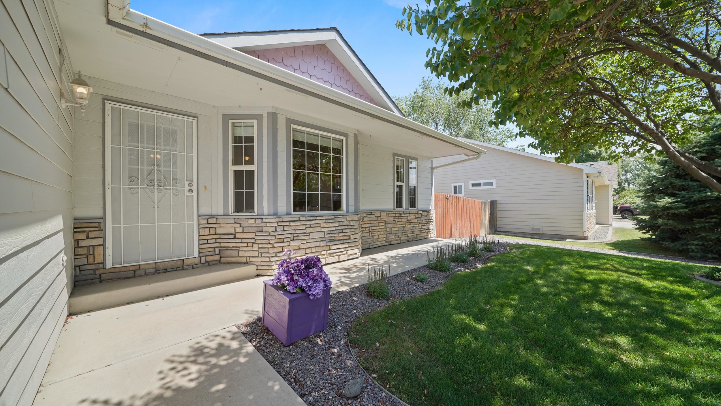 634 Maurine Lane Property Photo 4