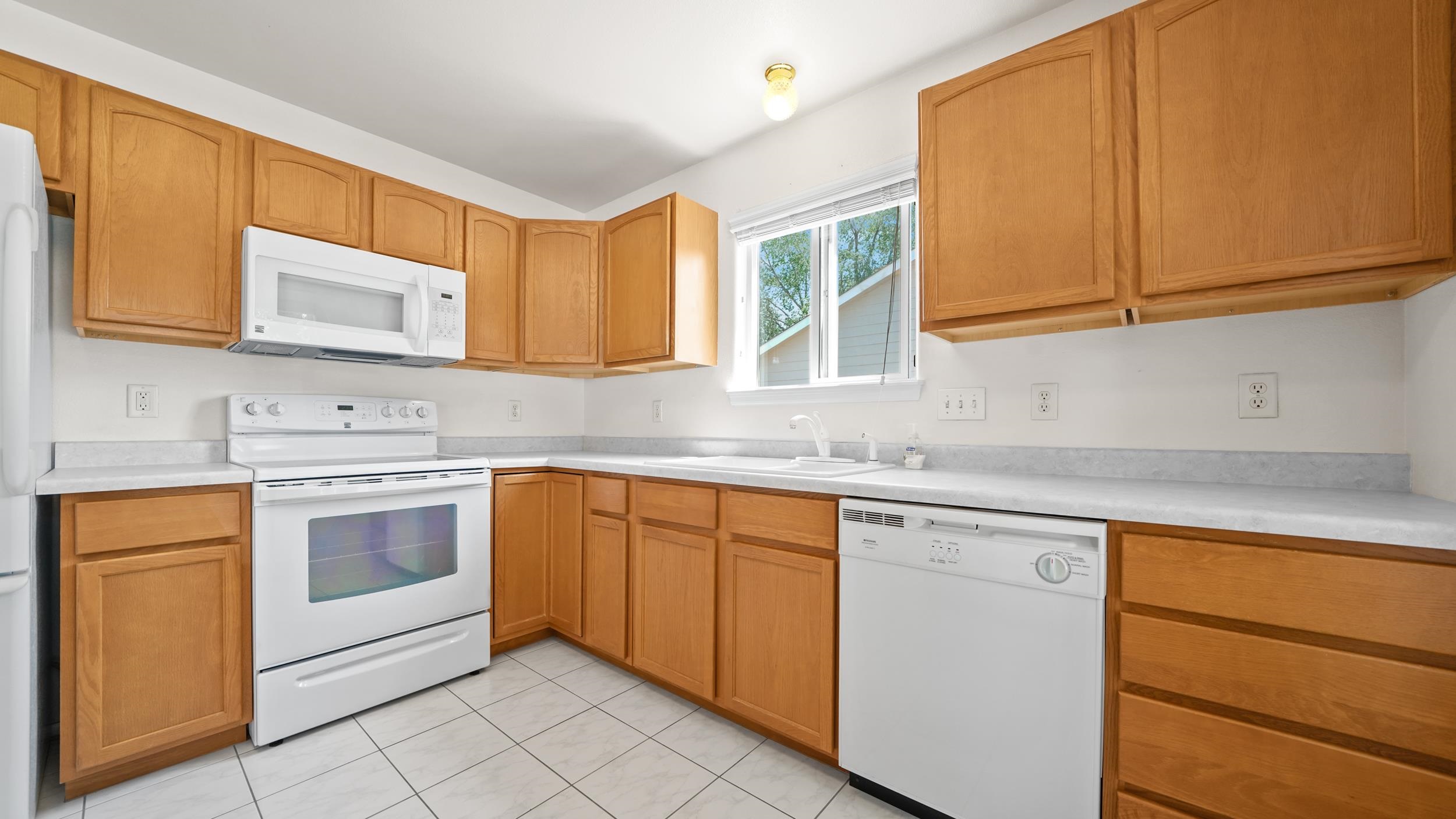634 Maurine Lane Property Photo 11
