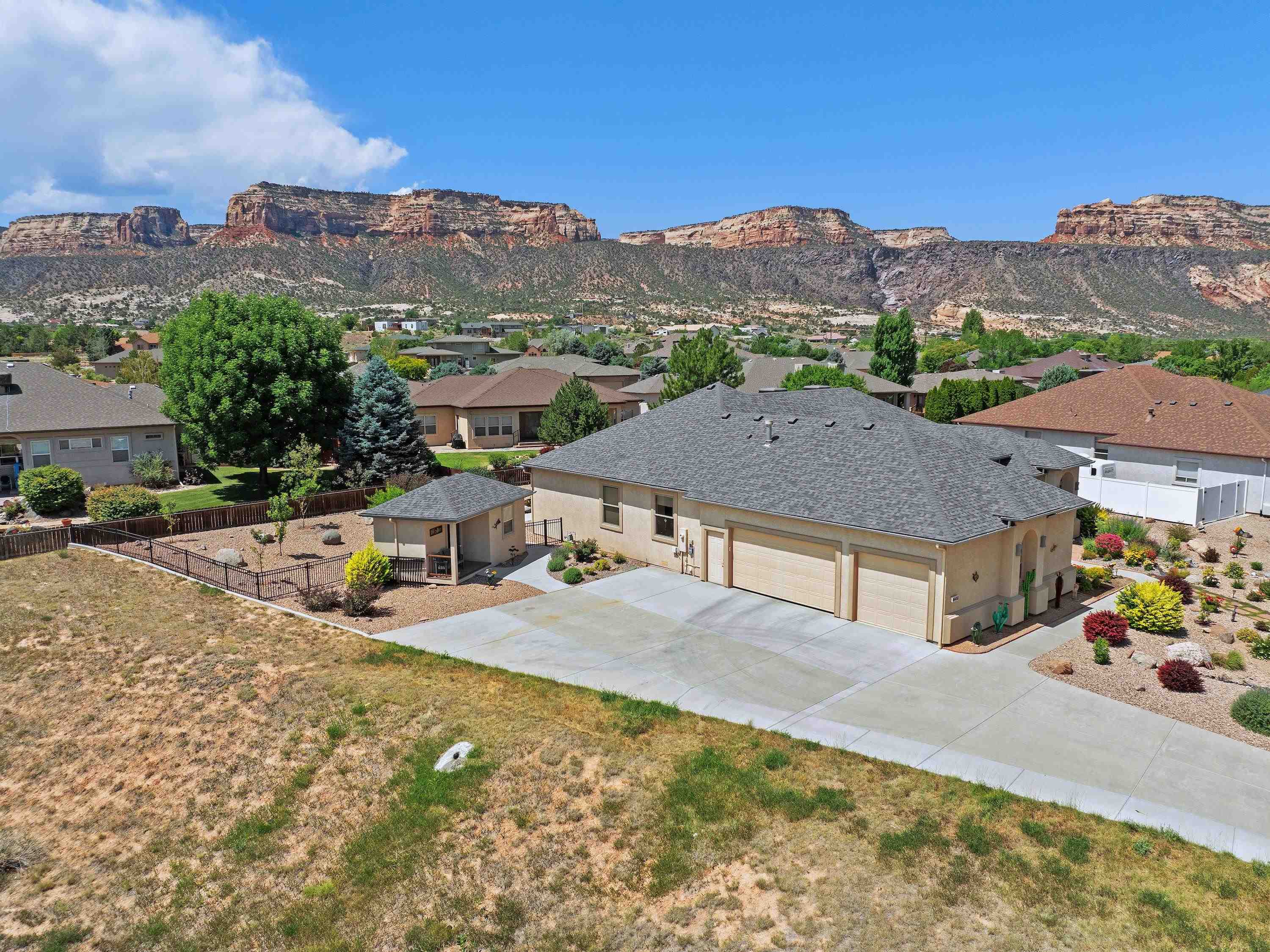 2219 Canyon Rim Drive Property Photo 6