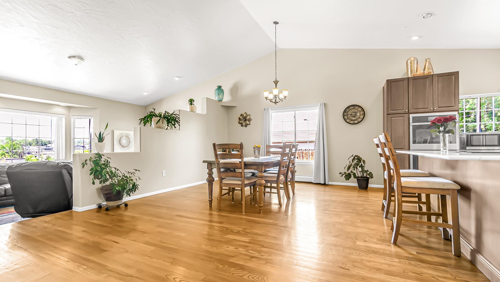 2703 Midway Avenue Property Photo 8