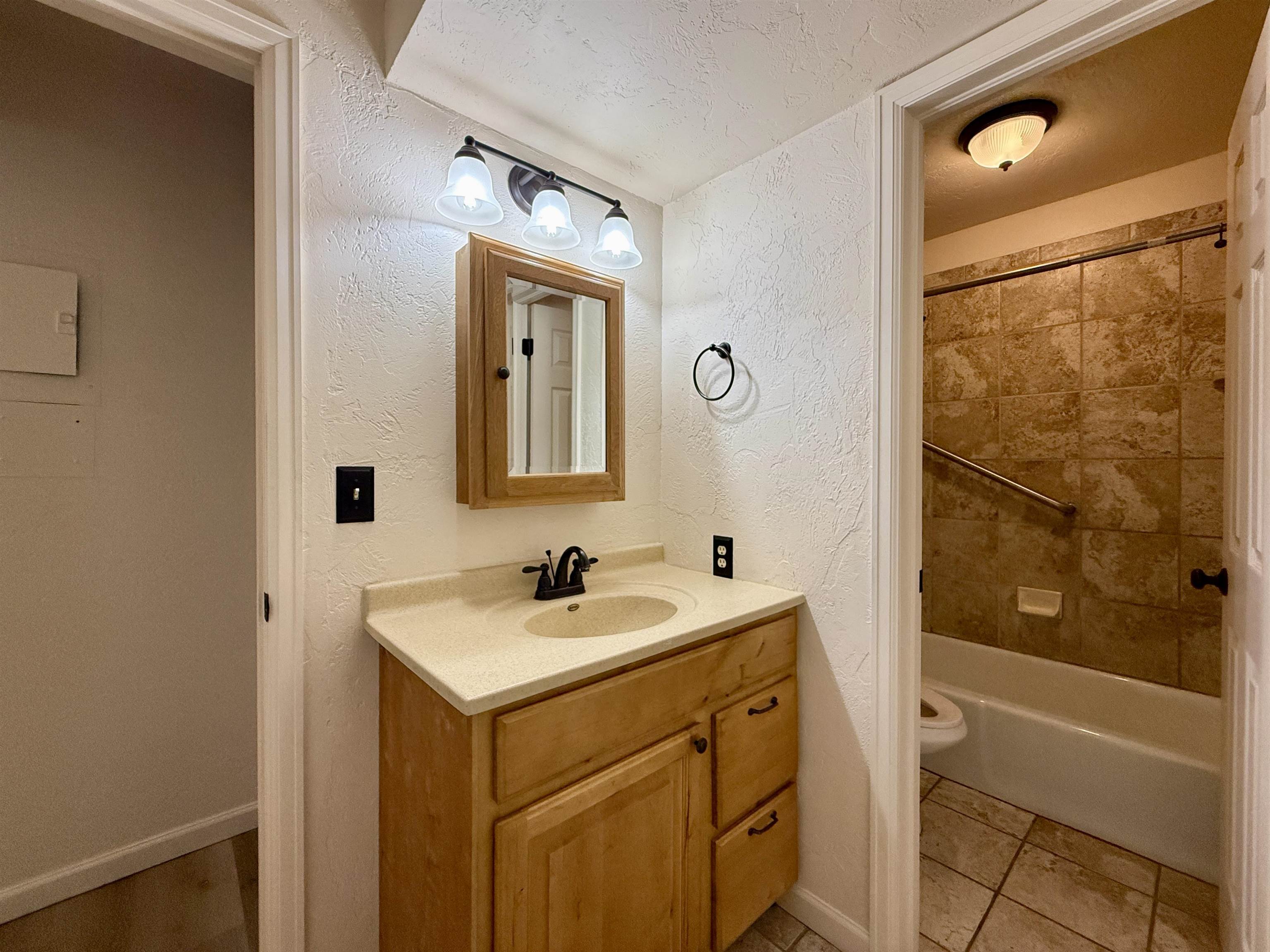 3150 Lakeside Drive Property Photo 12