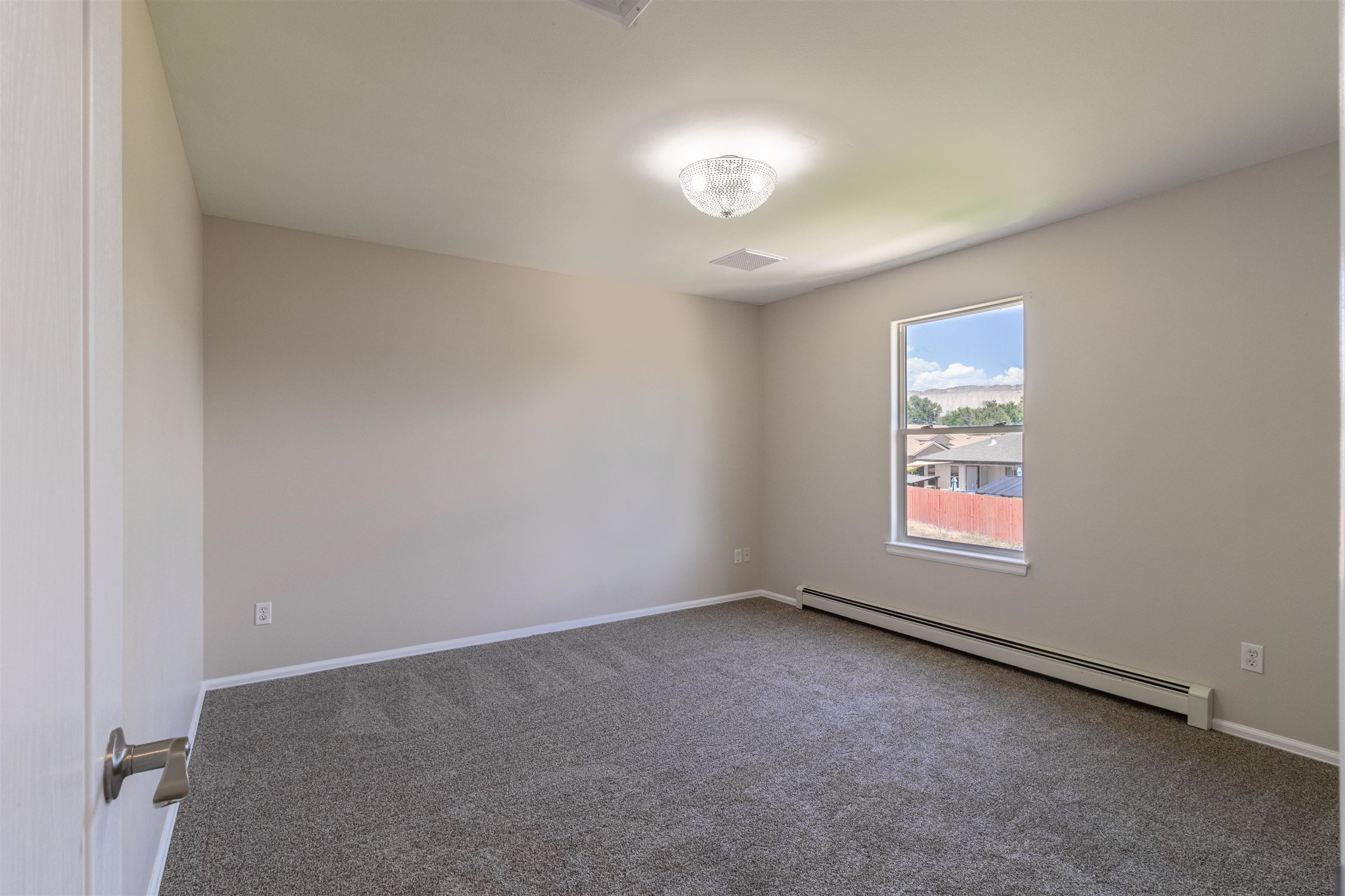 646 1/2 Ian Court Property Photo 27