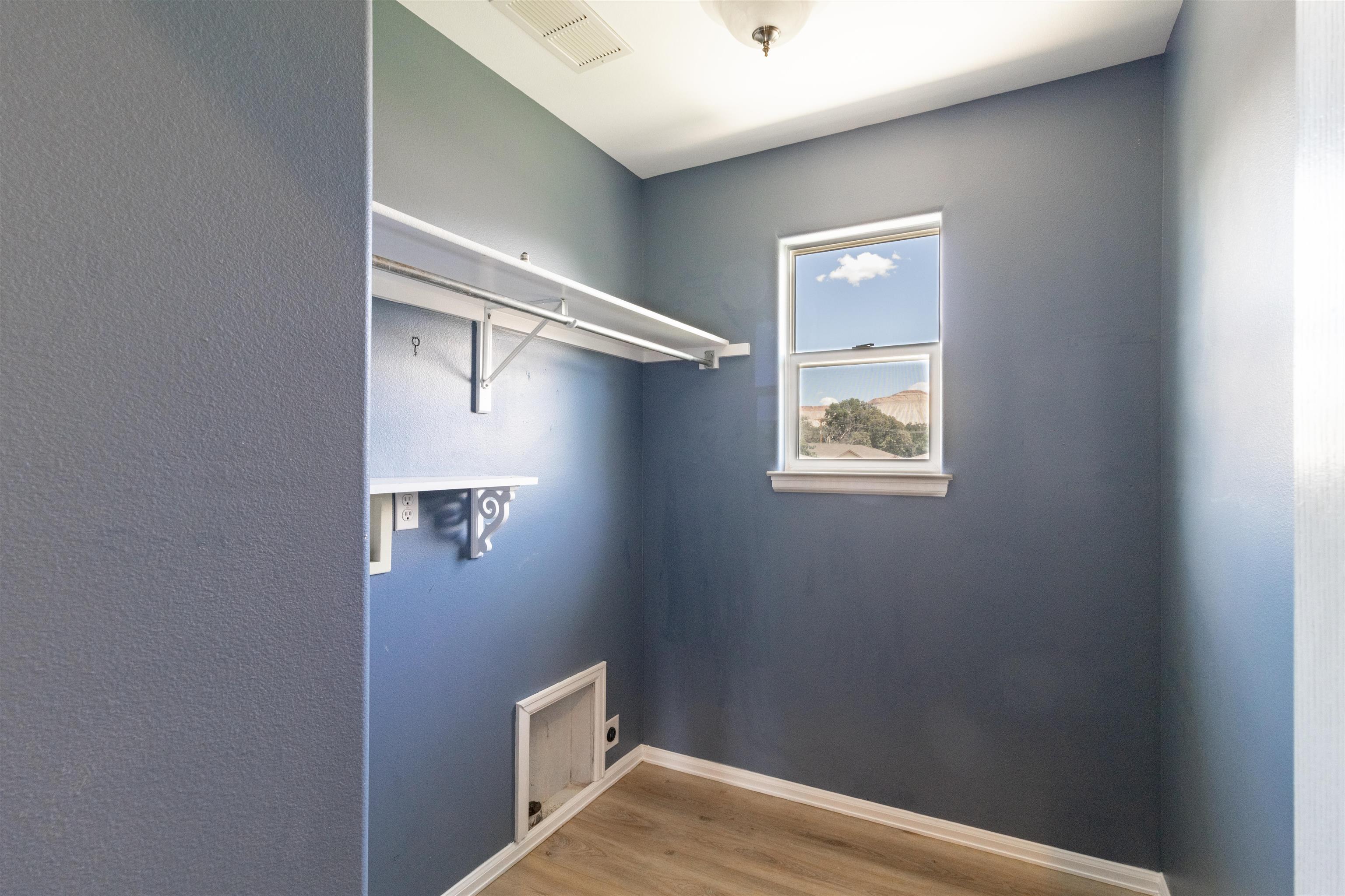 646 1/2 Ian Court Property Photo 29