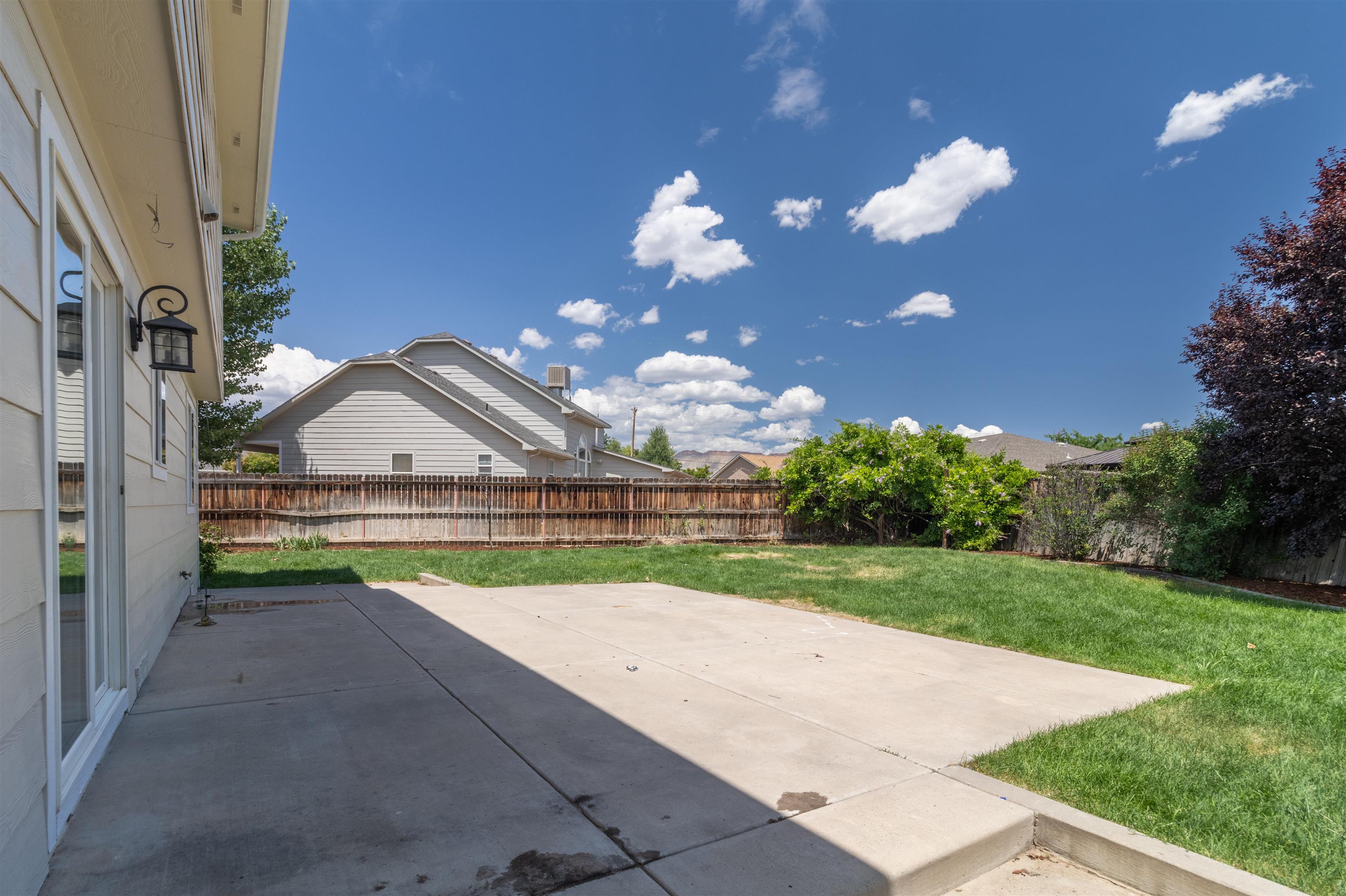 646 1/2 Ian Court Property Photo 33