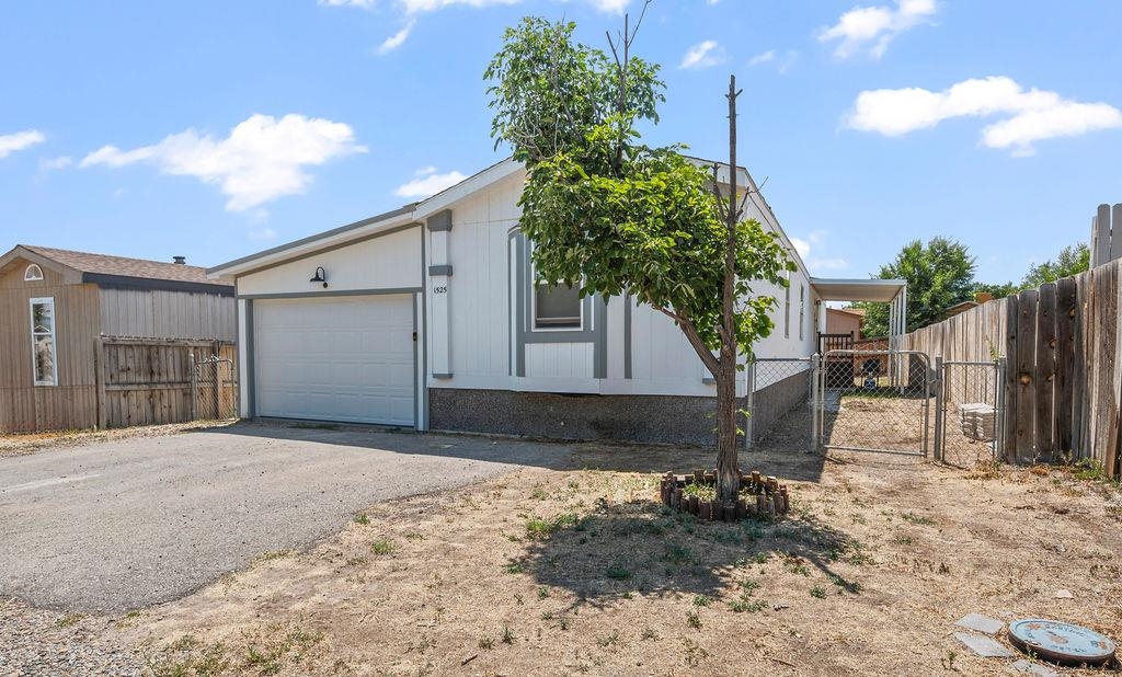 1525 Clarkton Street Property Photo 3