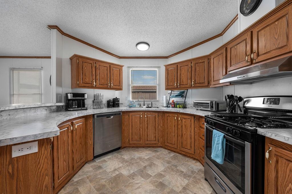 1525 Clarkton Street Property Photo 10
