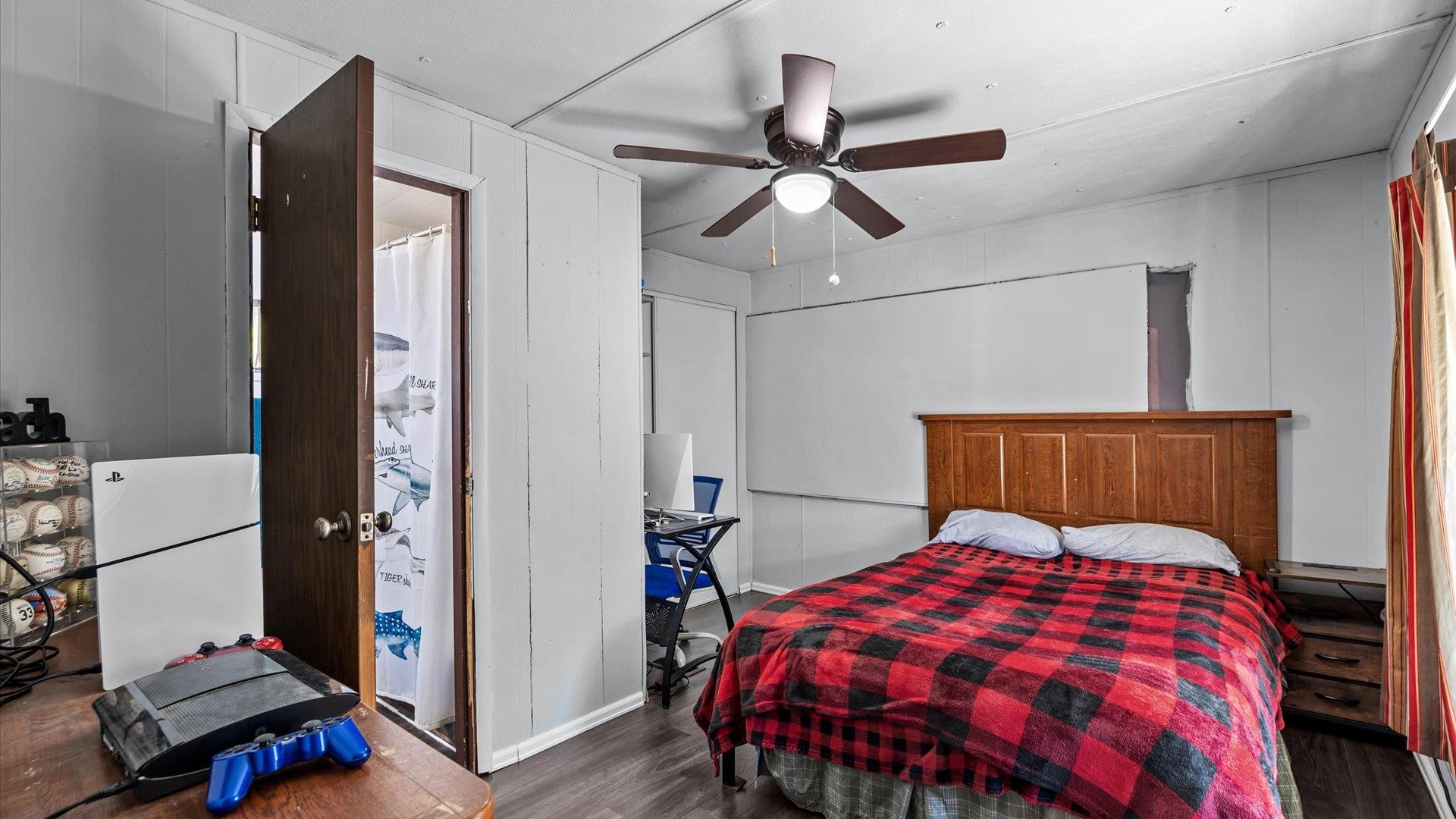 565 Eastwood Drive Property Photo 11