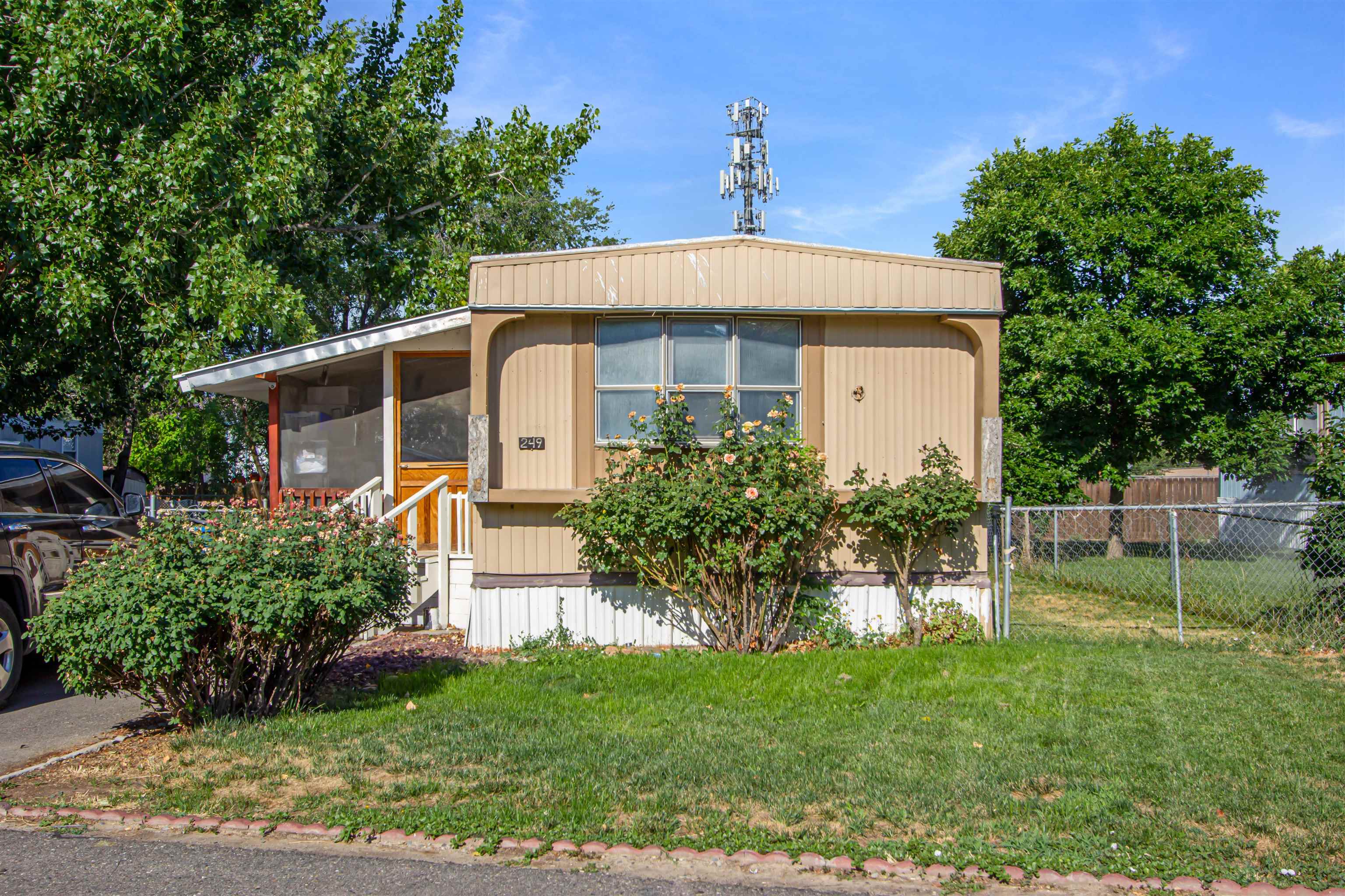 585 25 1/2 Road Property Photo 1