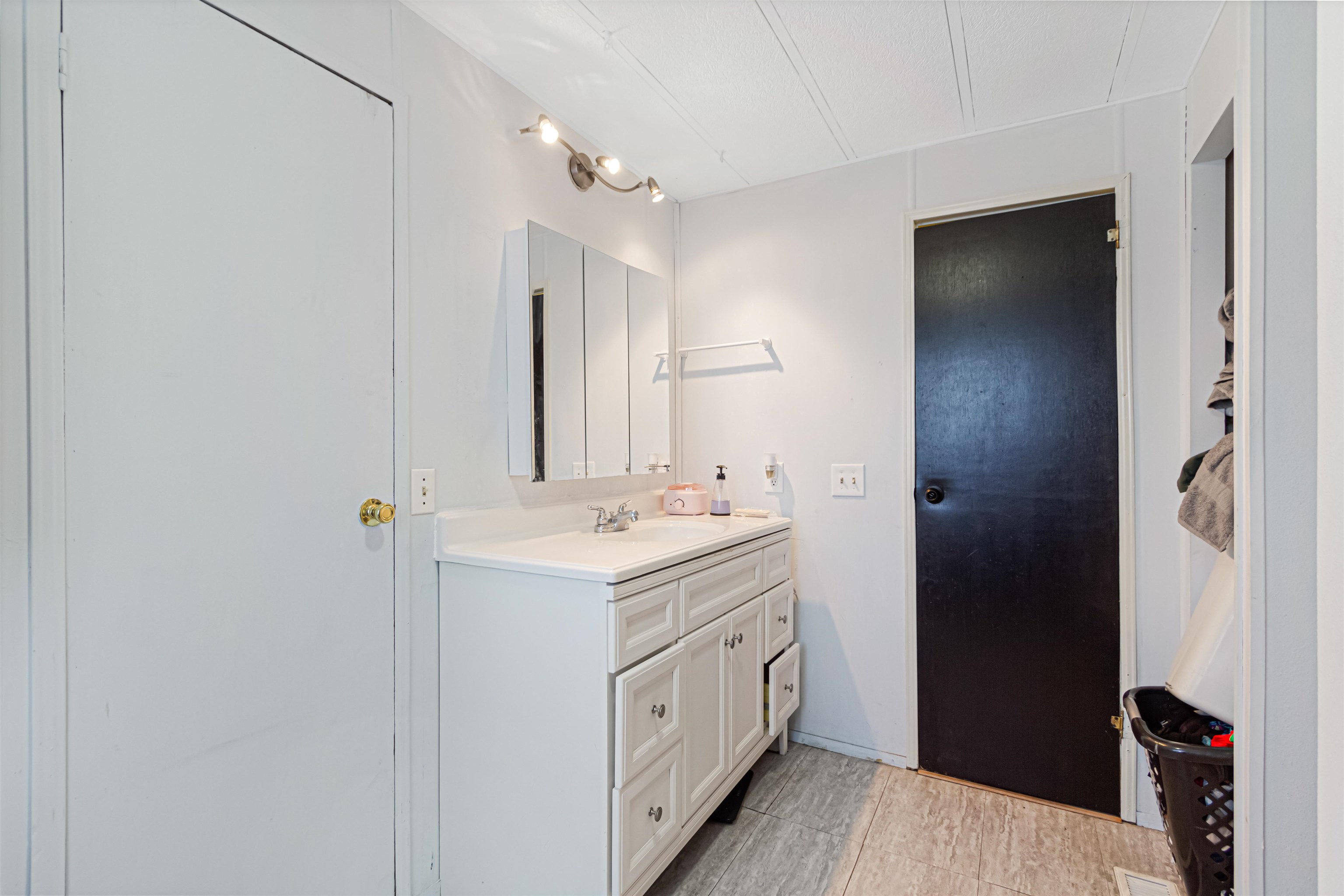 585 25 1/2 Road Property Photo 15
