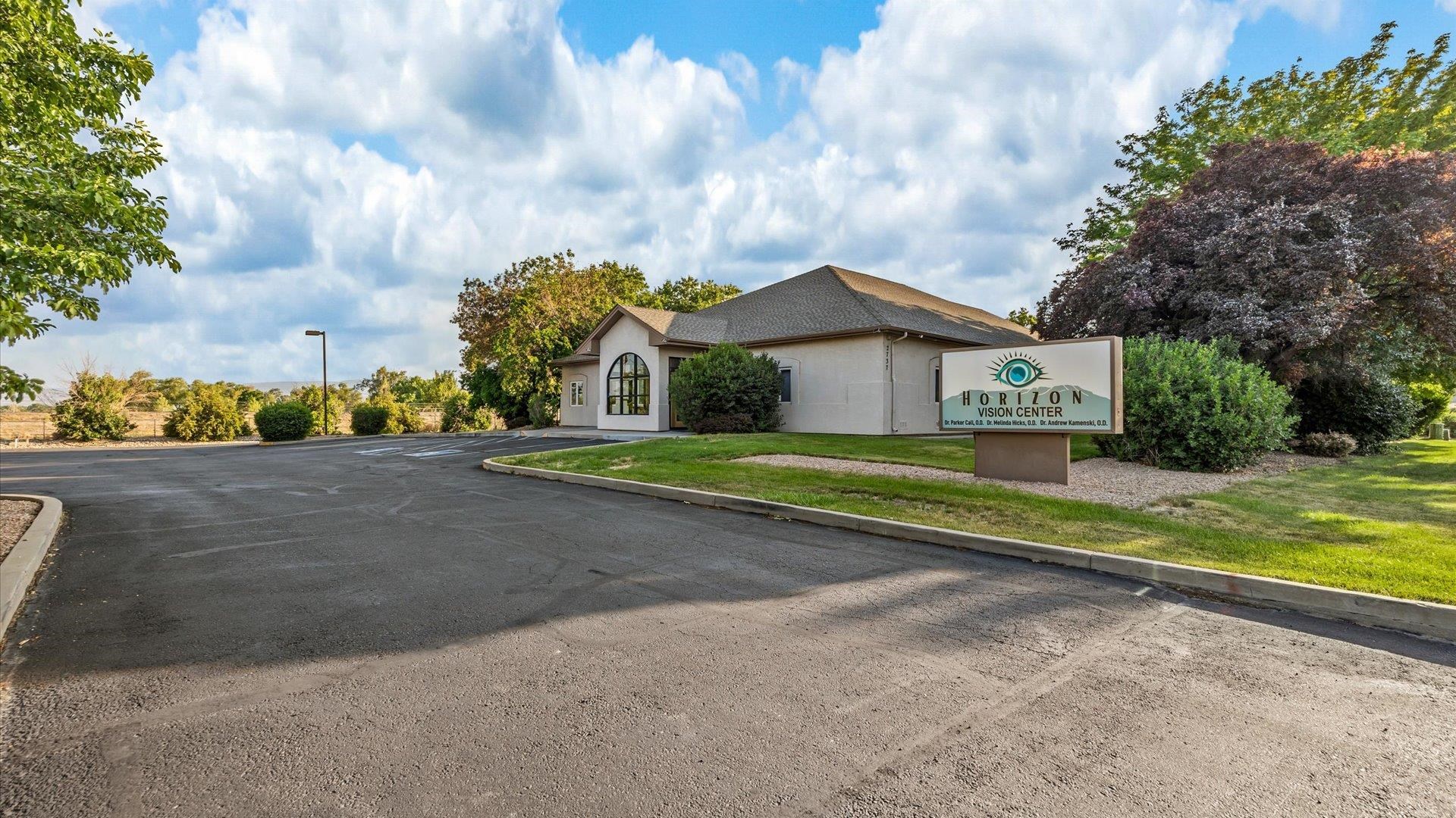 2737 Crossroads Boulevard Property Photo