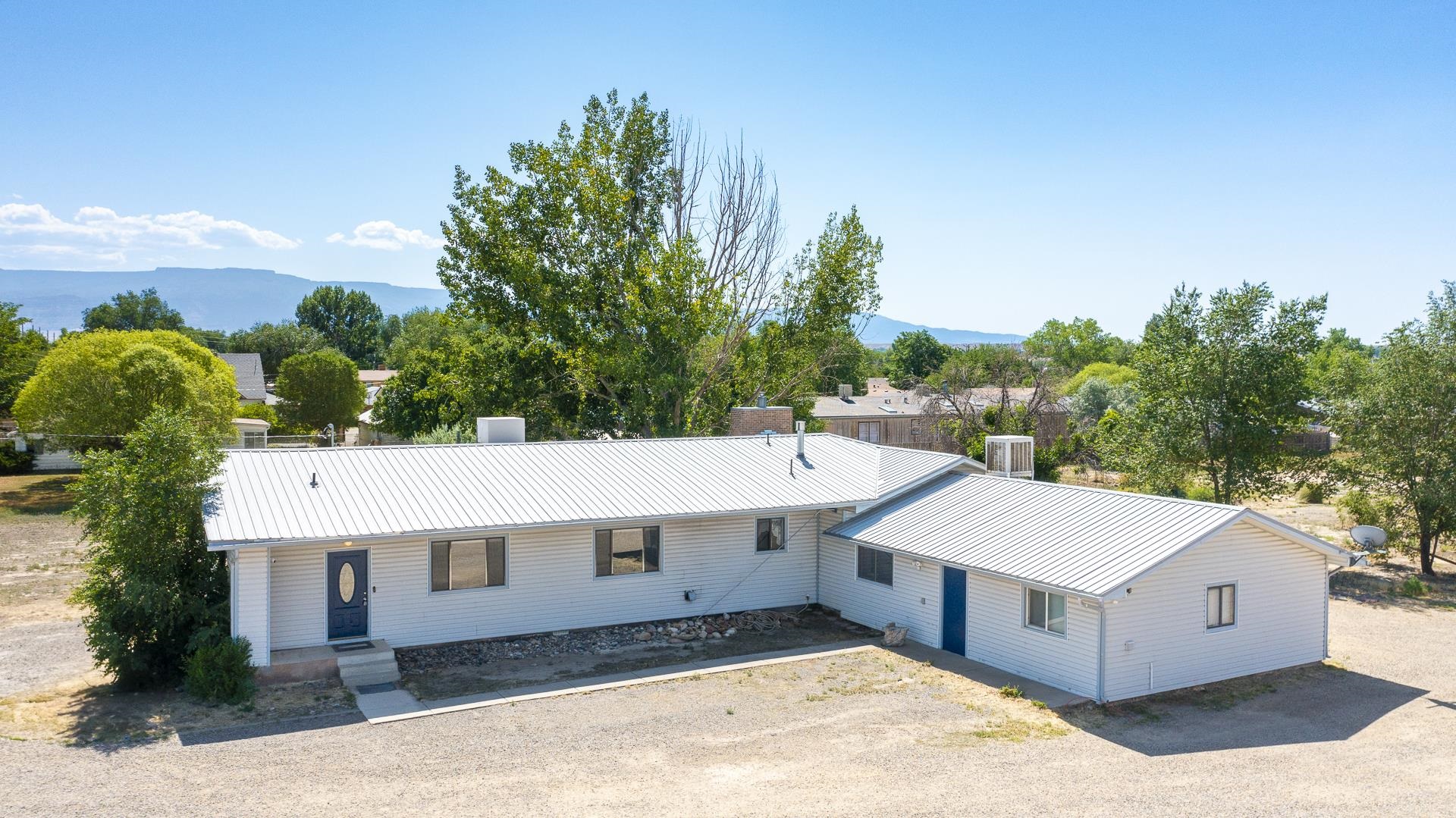 2979 D 1/2 Road Property Photo 1