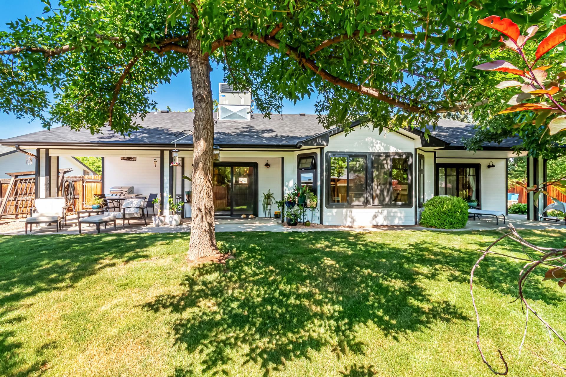 638 Gold Leaf Court Property Photo 10