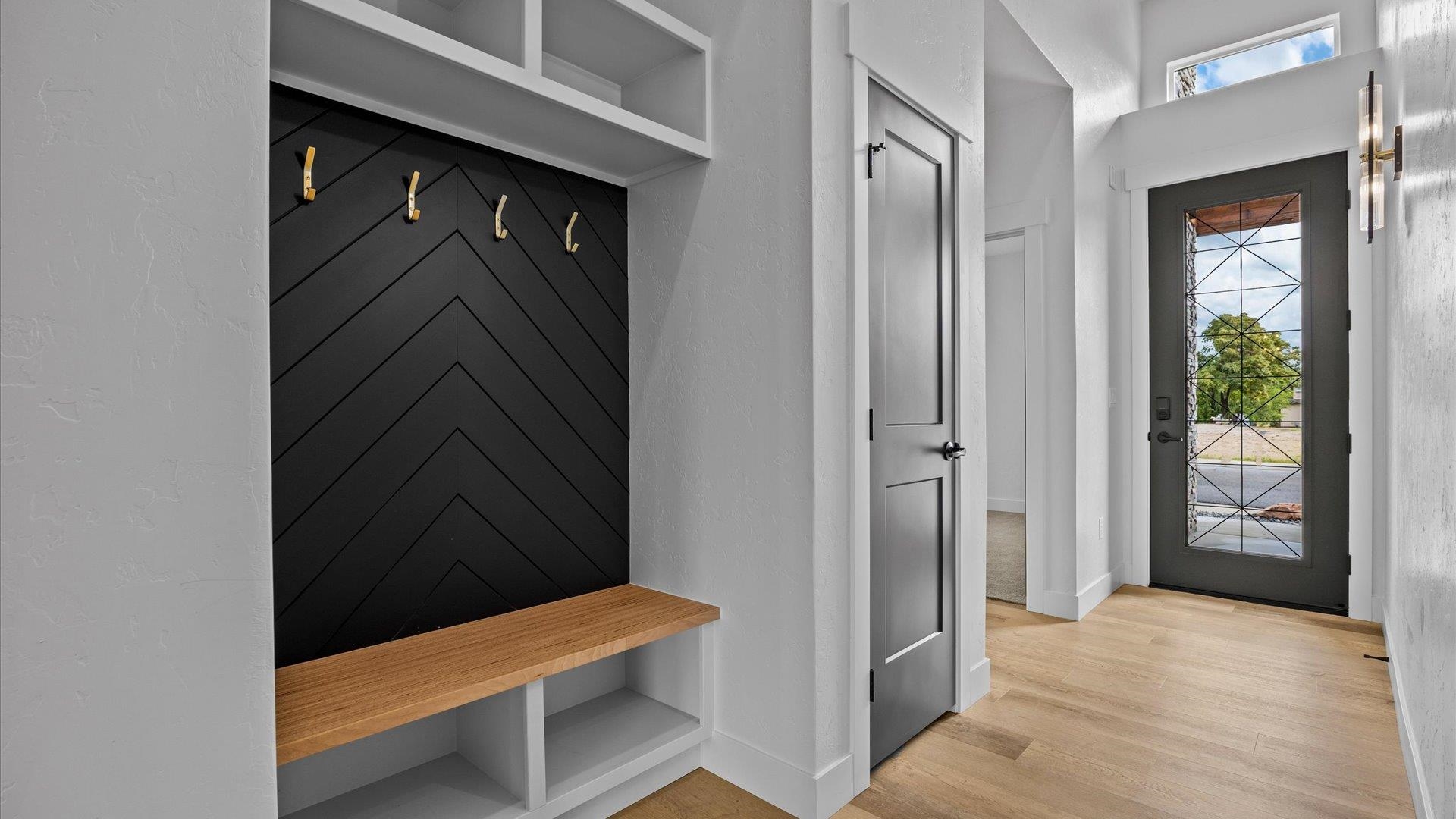 733 Falling Leaf Street Property Photo 6