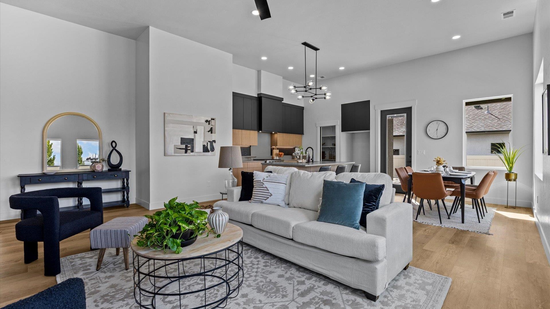 733 Falling Leaf Street Property Photo 11