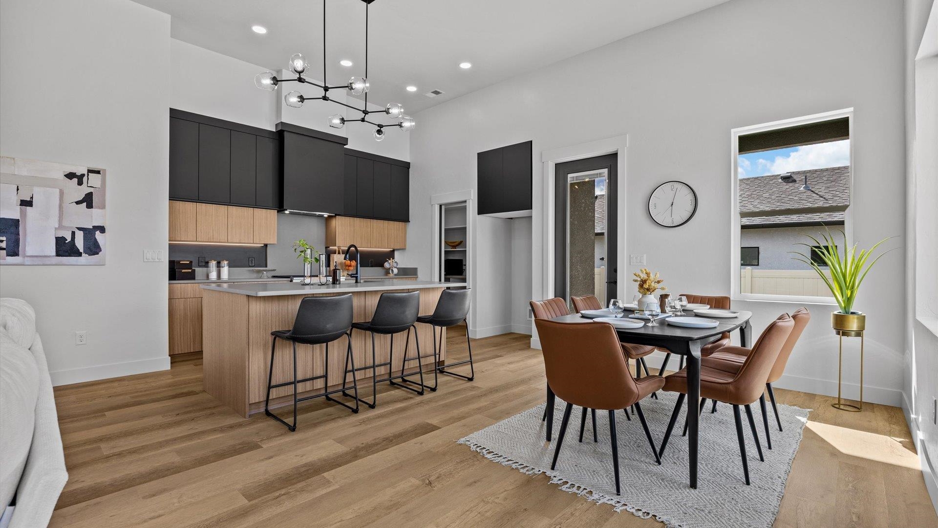 733 Falling Leaf Street Property Photo 12