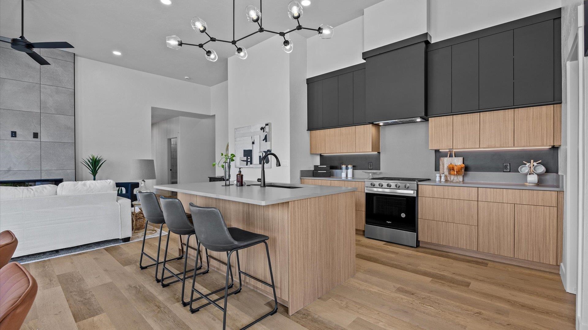 733 Falling Leaf Street Property Photo 14