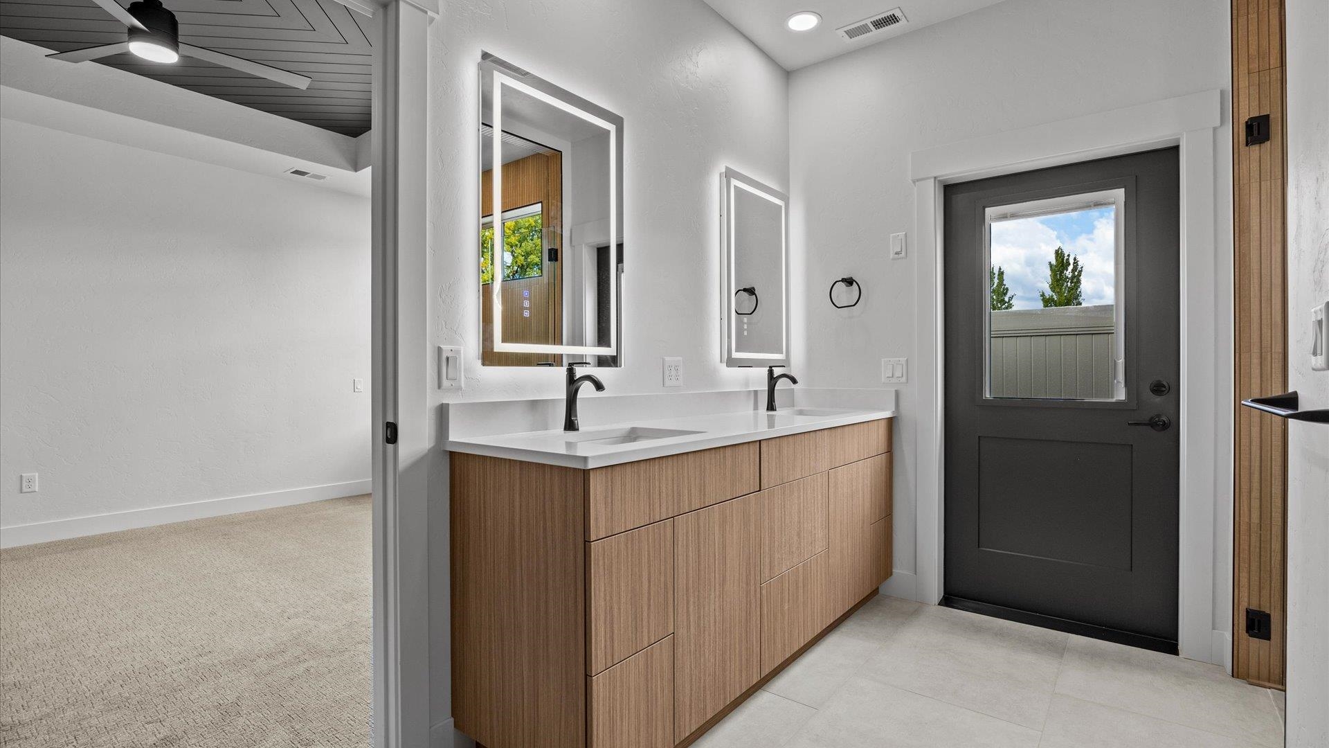 733 Falling Leaf Street Property Photo 25