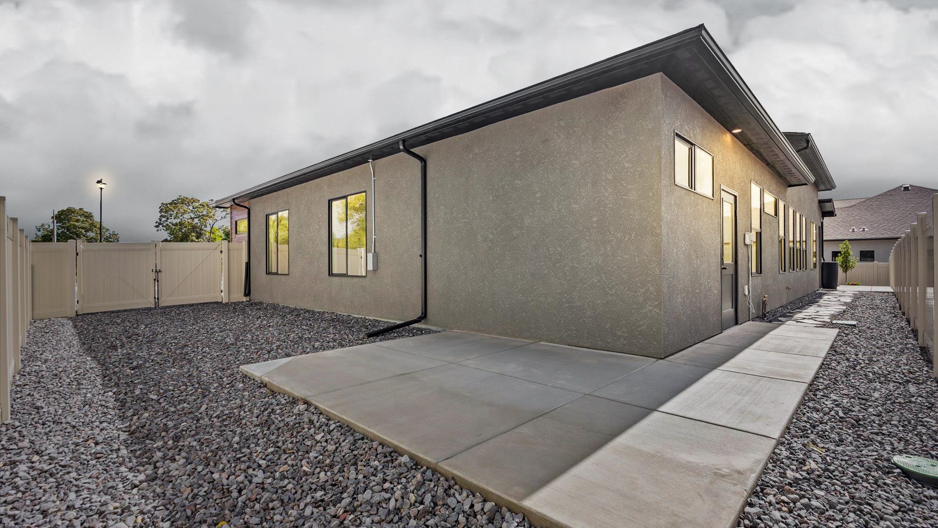 733 Falling Leaf Street Property Photo 38