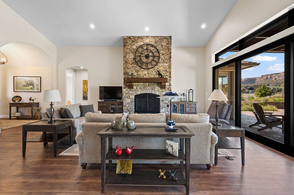 655 Eagles Nest Court Property Photo 9