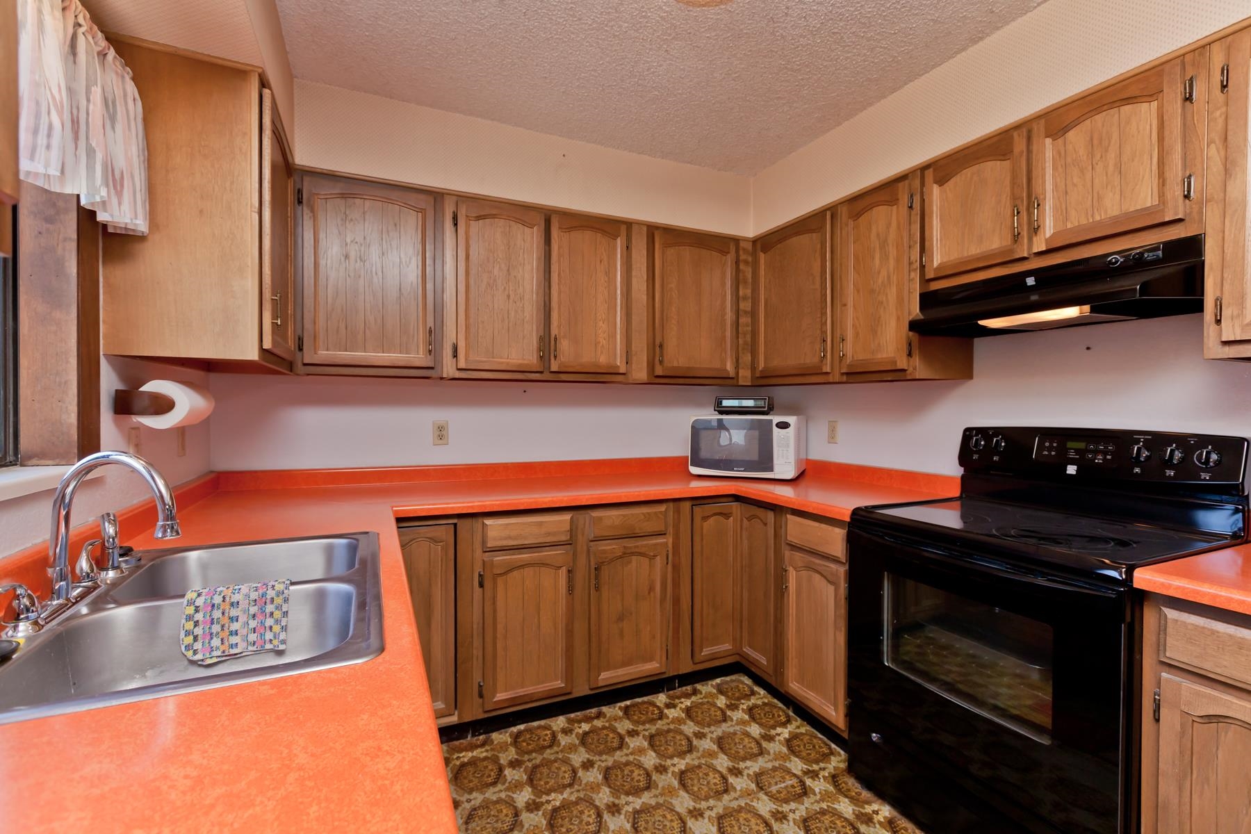 606 1/2 W Indian Creek Drive Property Photo 7