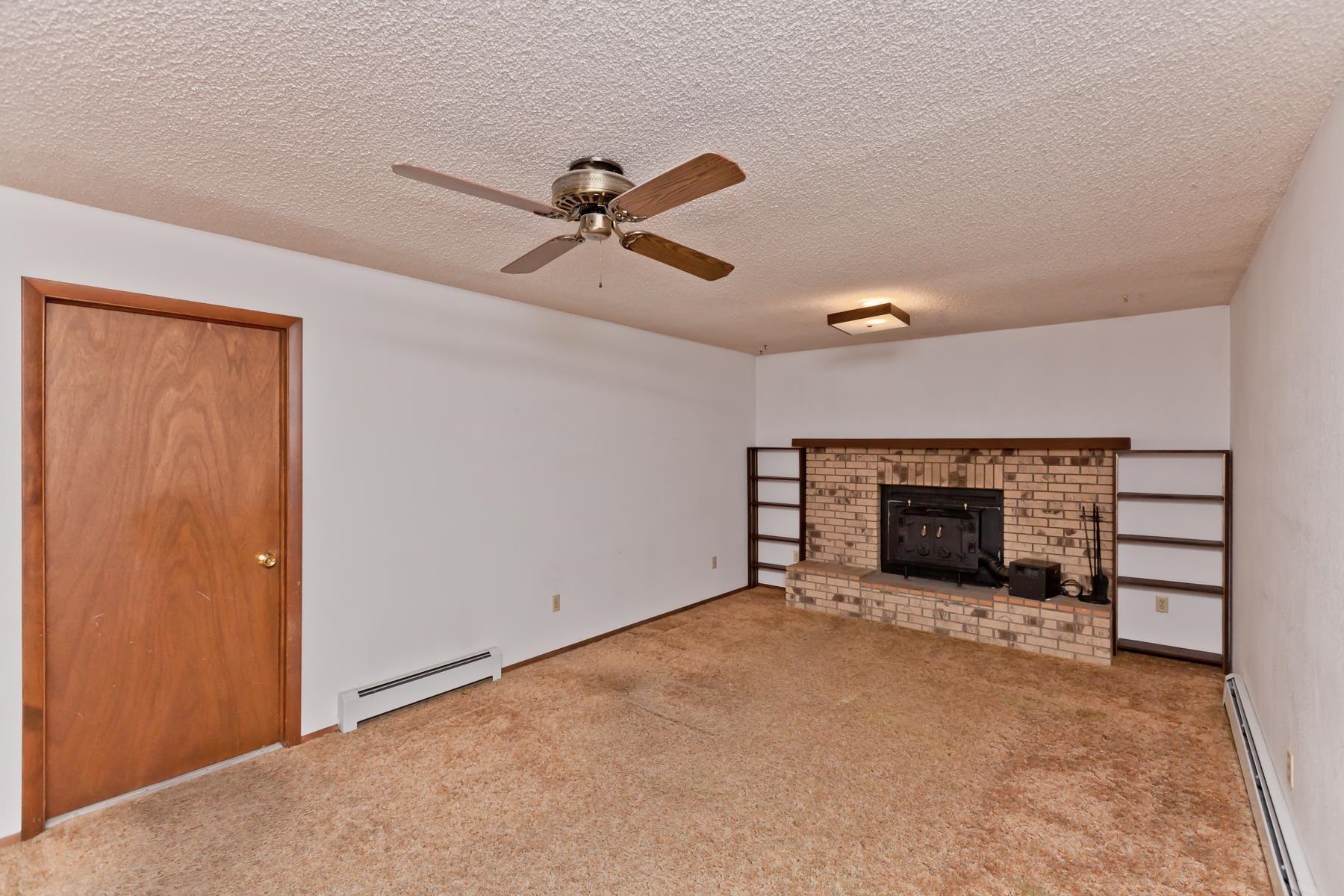 606 1/2 W Indian Creek Drive Property Photo 11
