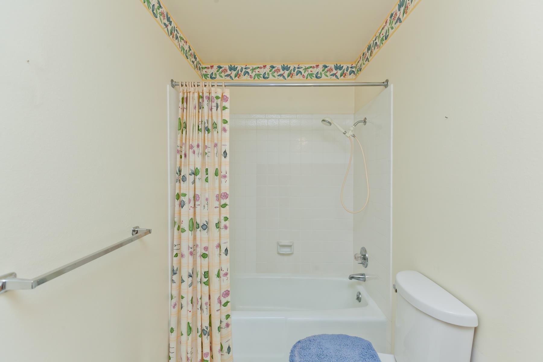 606 1/2 W Indian Creek Drive Property Photo 18