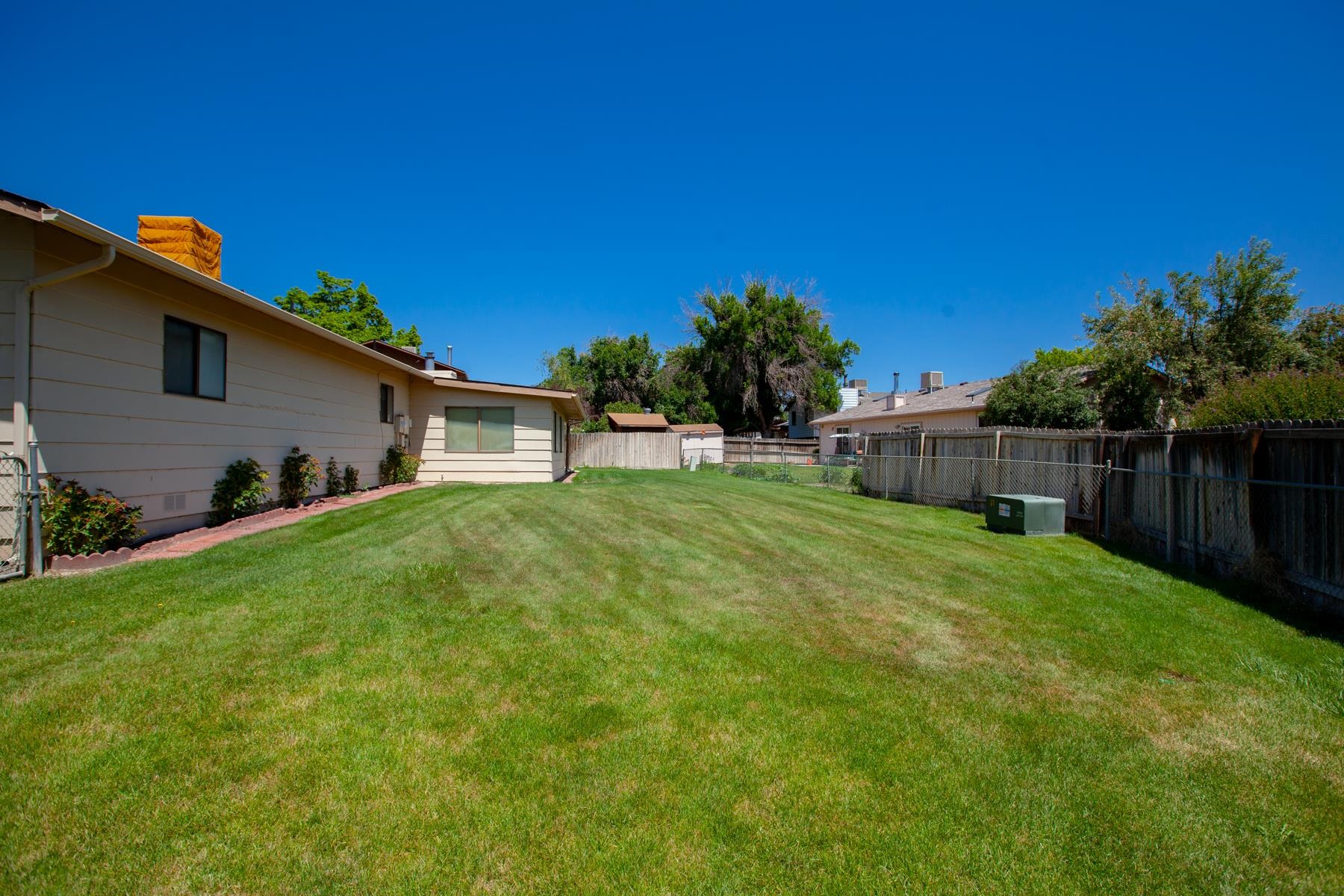 606 1/2 W Indian Creek Drive Property Photo 32